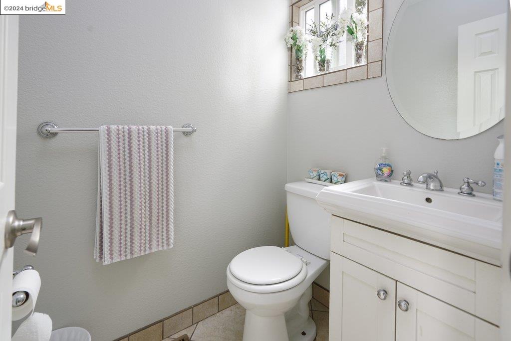 Detail Gallery Image 13 of 31 For 2616 Monterey Ave, Martinez,  CA 94553 - 3 Beds | 2 Baths