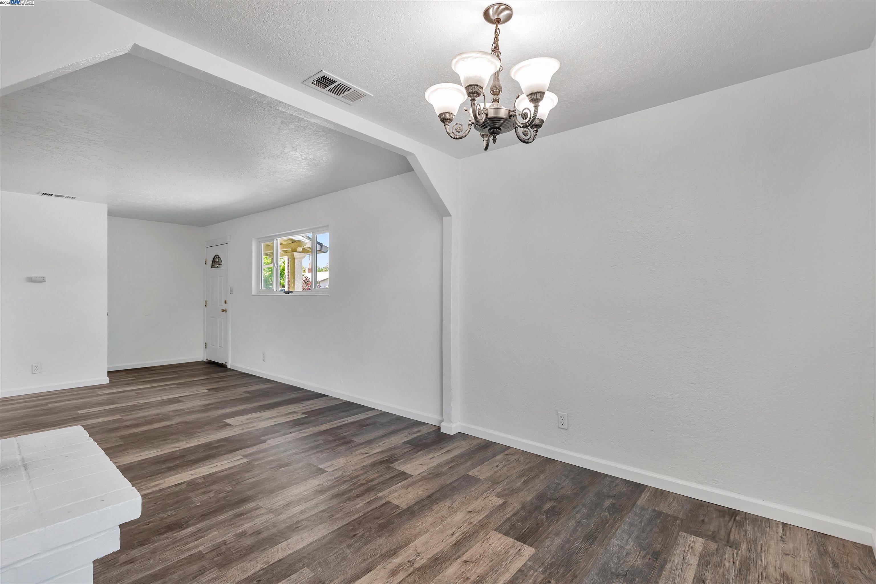 Detail Gallery Image 9 of 25 For 103 E 20th St, Tracy,  CA 95376 - 3 Beds | 1 Baths