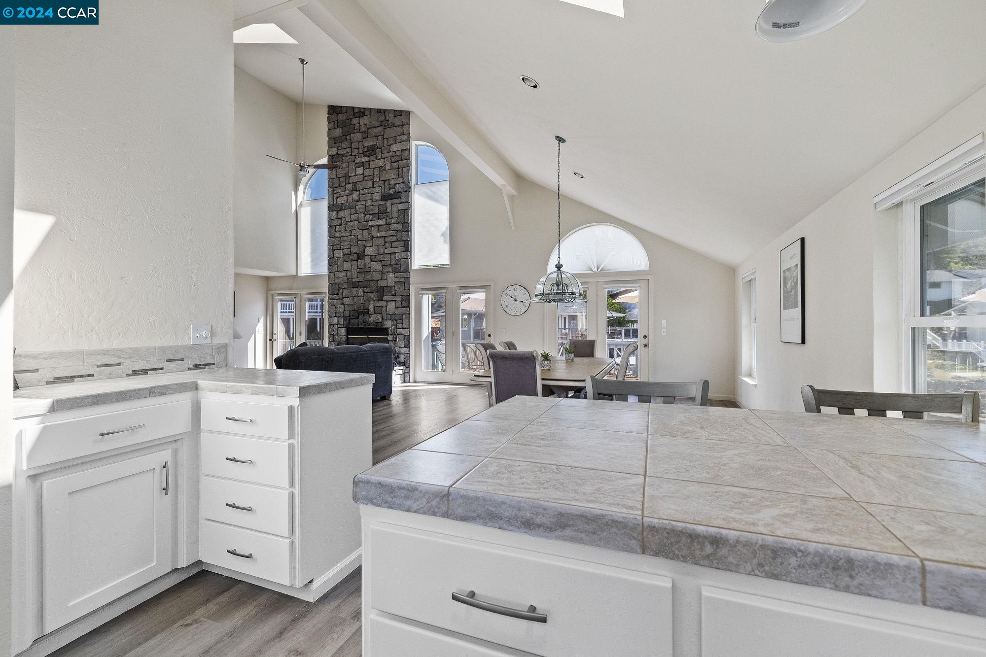 Detail Gallery Image 11 of 44 For 801 Mother Shipton, Copperopolis,  CA 95228 - 6 Beds | 3/2 Baths