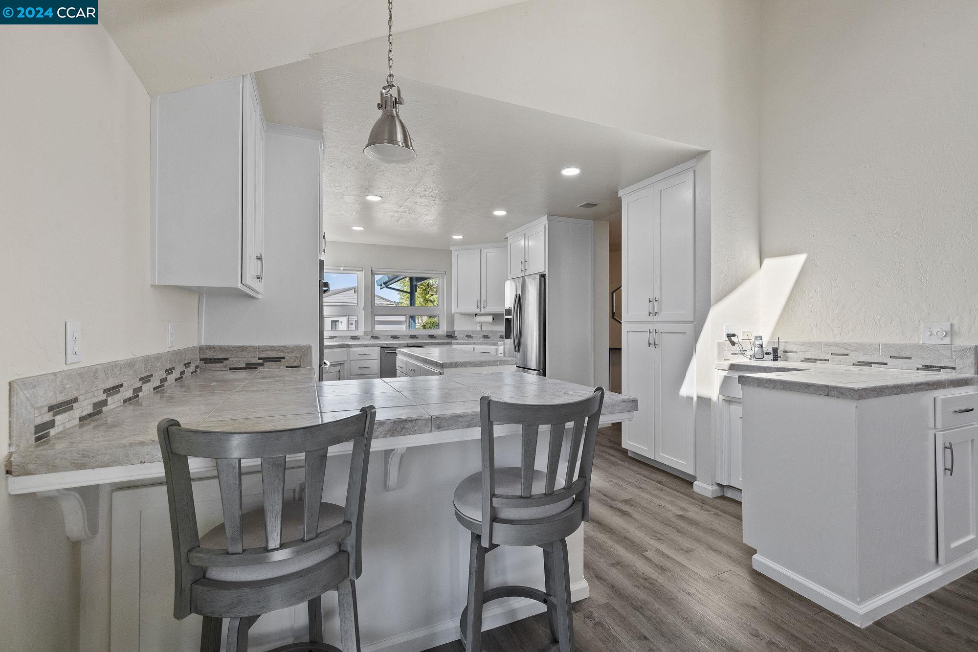 Detail Gallery Image 12 of 44 For 801 Mother Shipton, Copperopolis,  CA 95228 - 6 Beds | 3/2 Baths