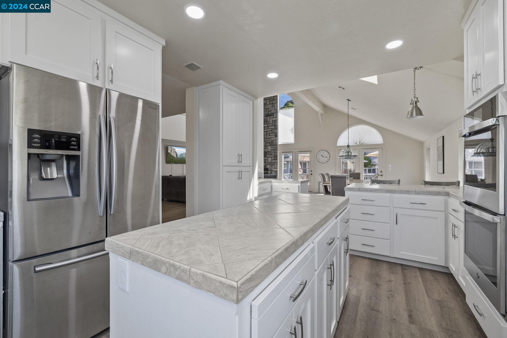 Detail Gallery Image 7 of 44 For 801 Mother Shipton, Copperopolis,  CA 95228 - 6 Beds | 3/2 Baths