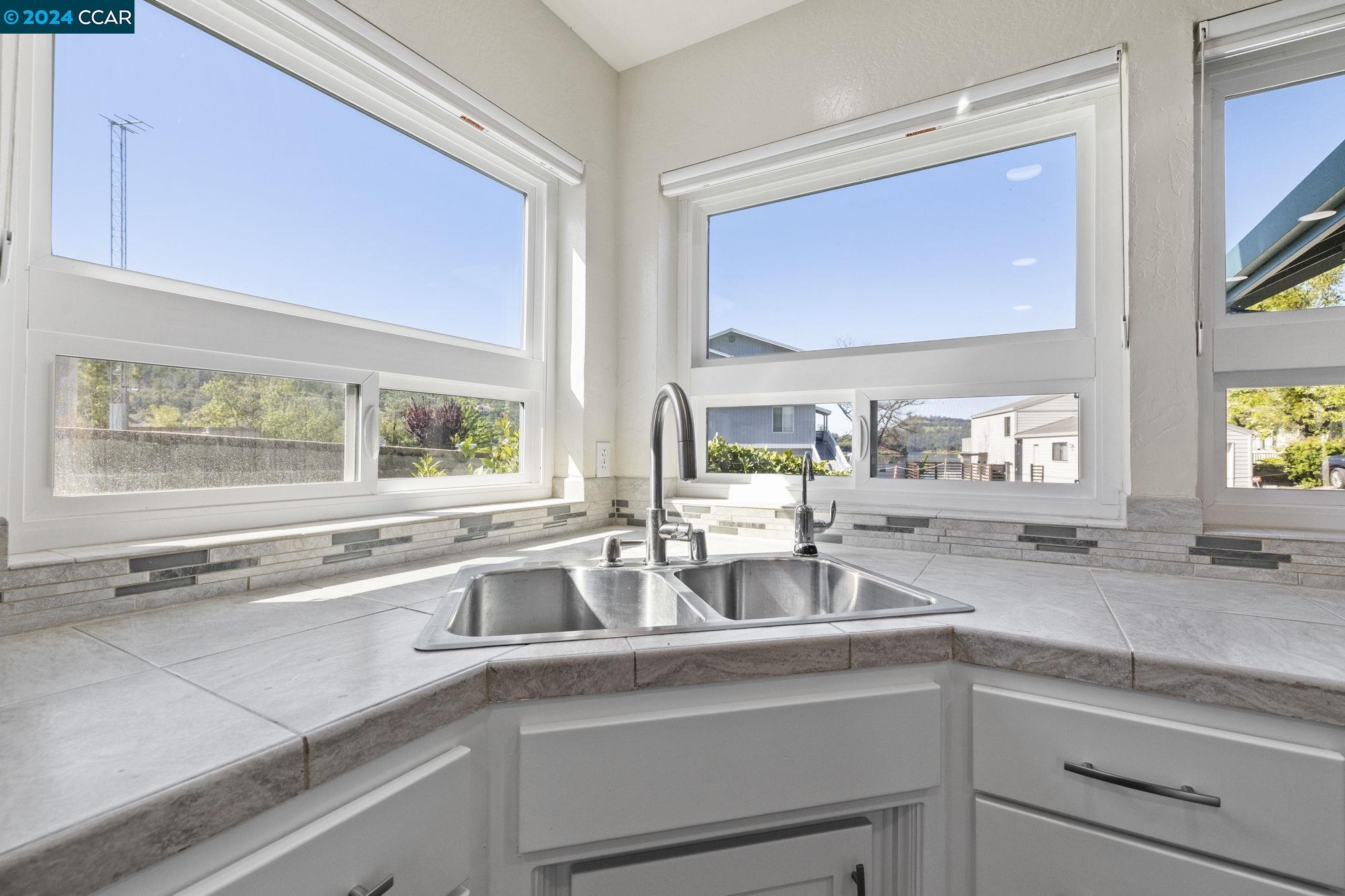 Detail Gallery Image 9 of 44 For 801 Mother Shipton, Copperopolis,  CA 95228 - 6 Beds | 3/2 Baths