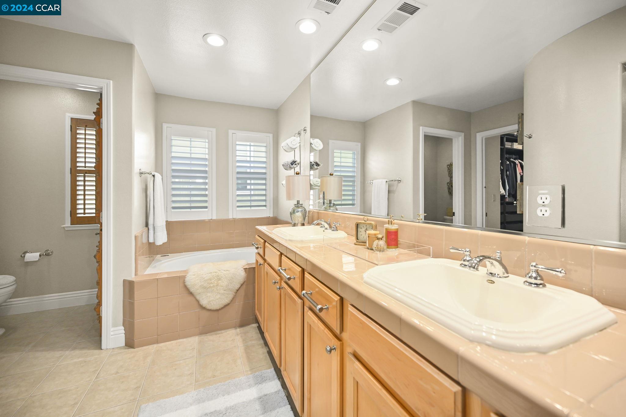 Detail Gallery Image 32 of 46 For 22 Old Town Lane, Danville,  CA 94526 - 4 Beds | 2/1 Baths