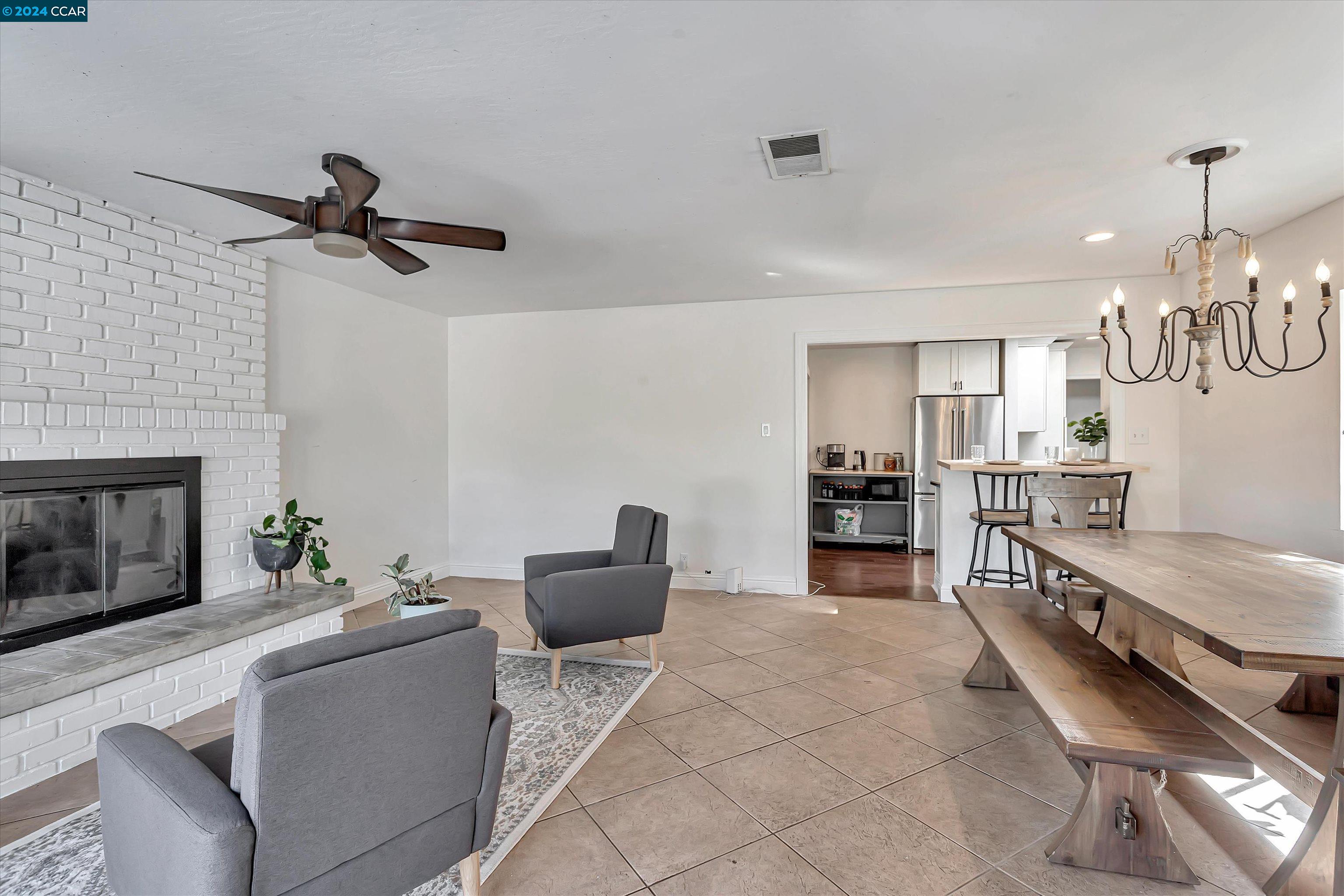 Detail Gallery Image 13 of 36 For 3413 Reed Way, Concord,  CA 94518 - 4 Beds | 2/1 Baths