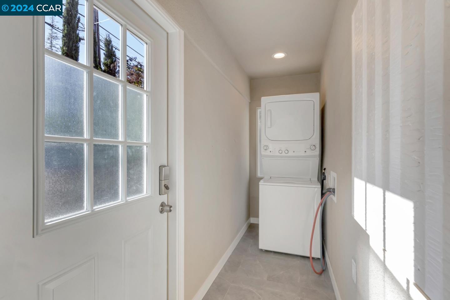 Detail Gallery Image 3 of 8 For 450 W Charleston #452,  Palo Alto,  CA 94306 - 2 Beds | 1 Baths