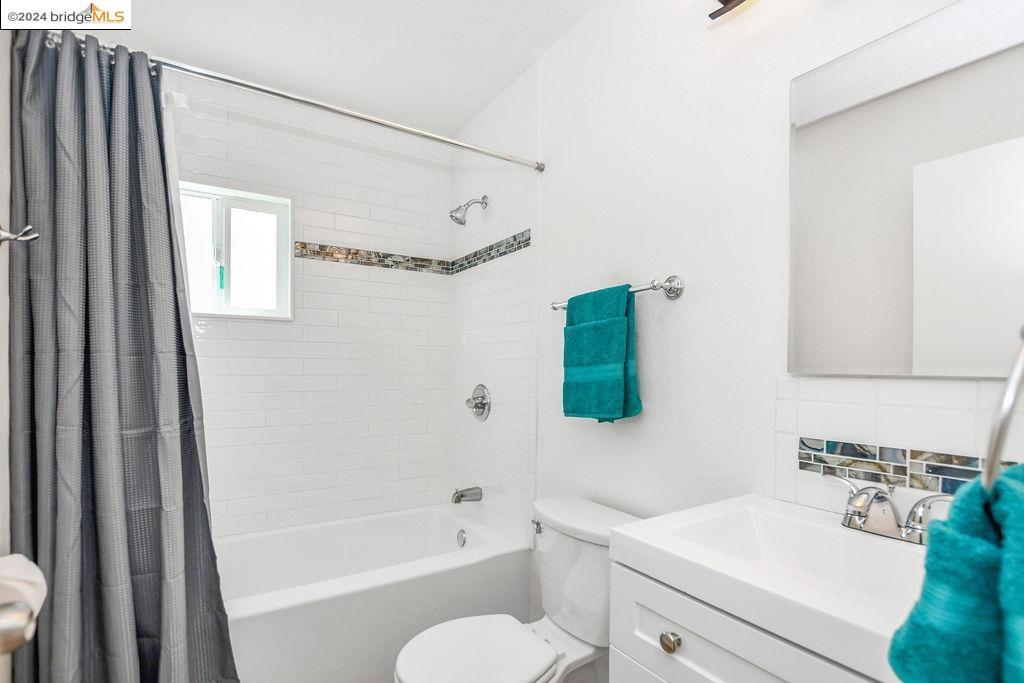 Detail Gallery Image 9 of 23 For 2725 Capistrano St, Antioch,  CA 94509 - 3 Beds | 1 Baths