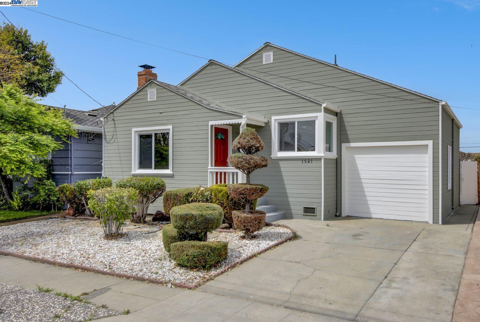 San Leandro single story home has been tastefully renovated. Features include an open floor plan with lots of natural light. Home features updated kitchen with quartz counter tops, new appliances, recessed lights, new LVP flooring throughout the home. Good size backyard perfect for entertaining and relaxing. Prime commuter location close to BART, Hwy 880 & 580. MUST SEE!