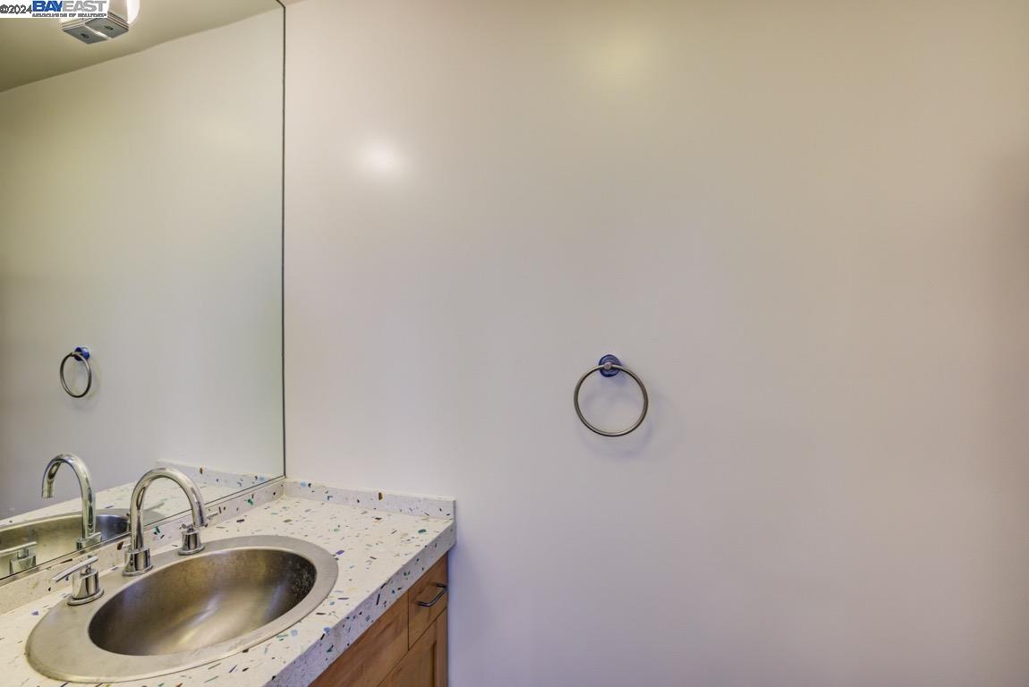 Detail Gallery Image 8 of 21 For 260 Clara St #2,  San Francisco,  CA 94107 - 2 Beds | 2/1 Baths