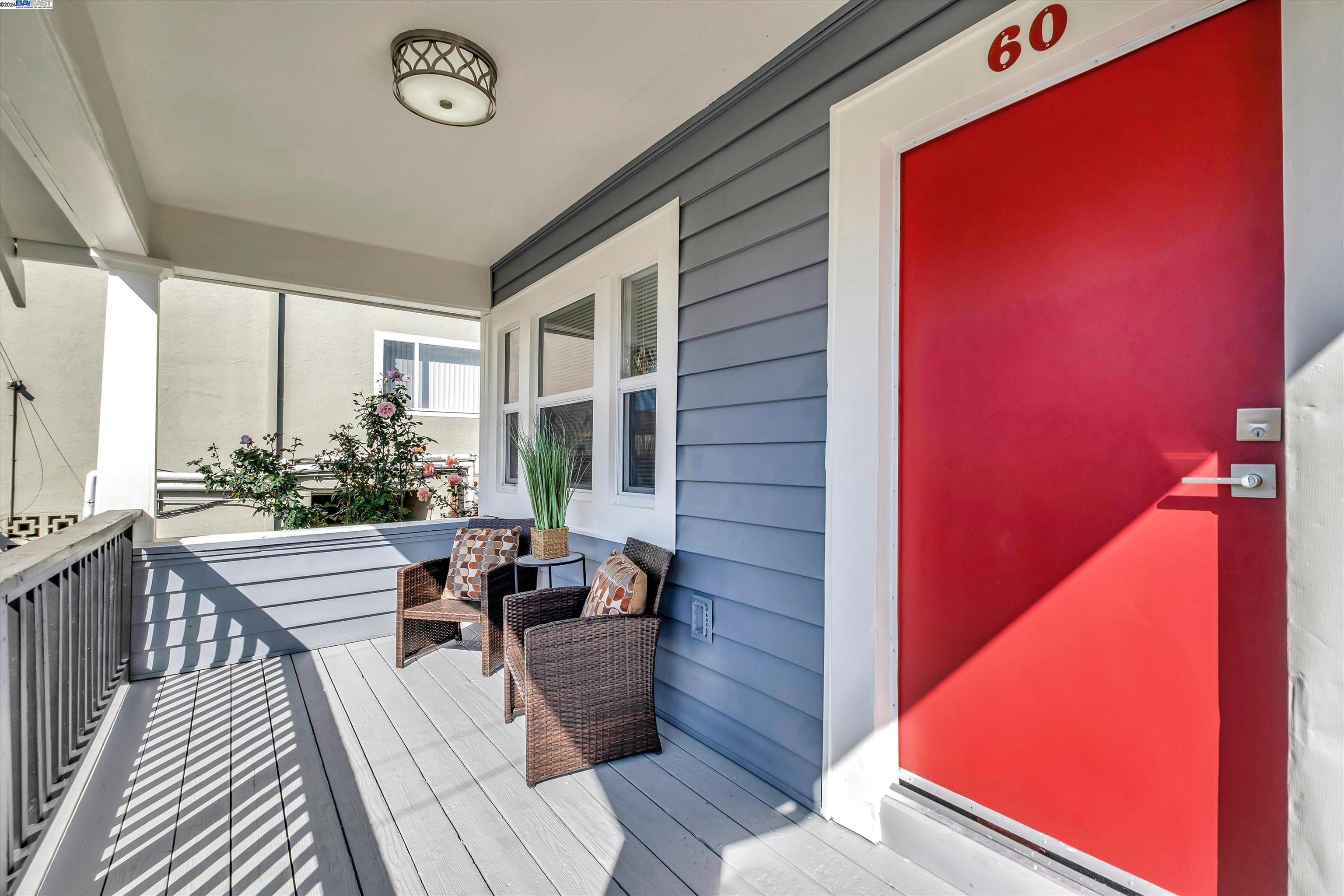 Detail Gallery Image 5 of 29 For 60 Castro St, San Leandro,  CA 94577 - 2 Beds | 1 Baths