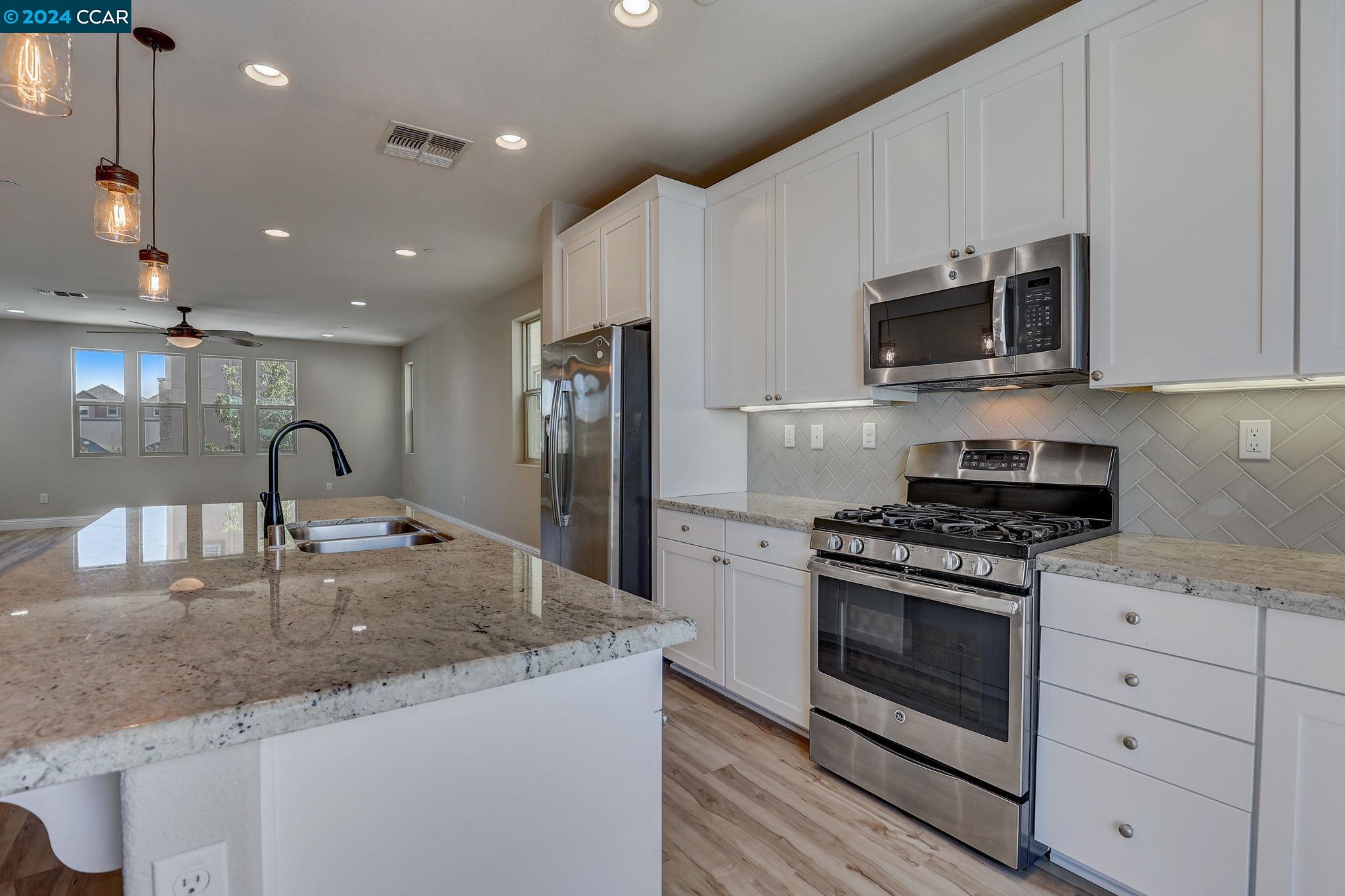 Detail Gallery Image 11 of 48 For 2749 Patcham Cmn, Livermore,  CA 94550 - 4 Beds | 3/1 Baths