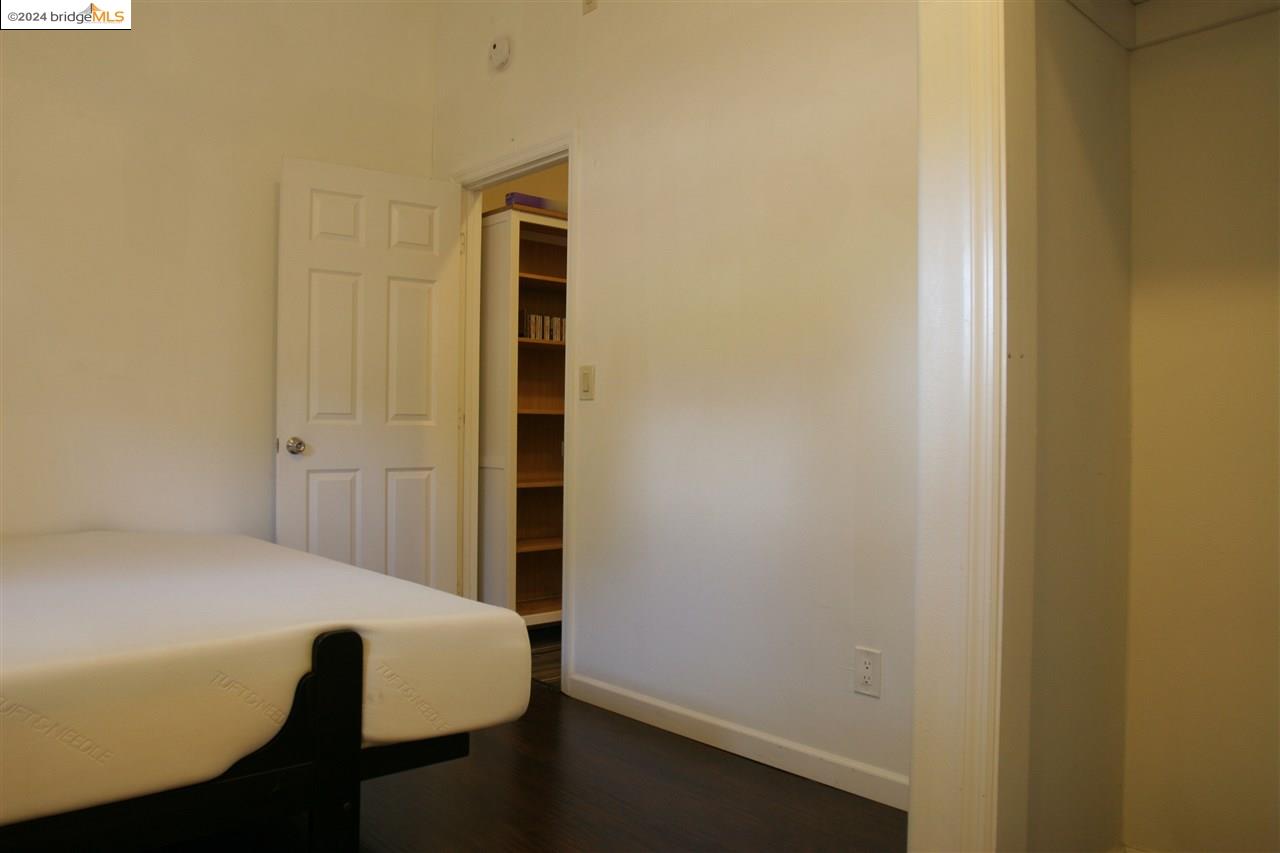 Detail Gallery Image 3 of 11 For 7834 Ney Ave, Oakland,  CA 94605 - 1 Beds | 1 Baths