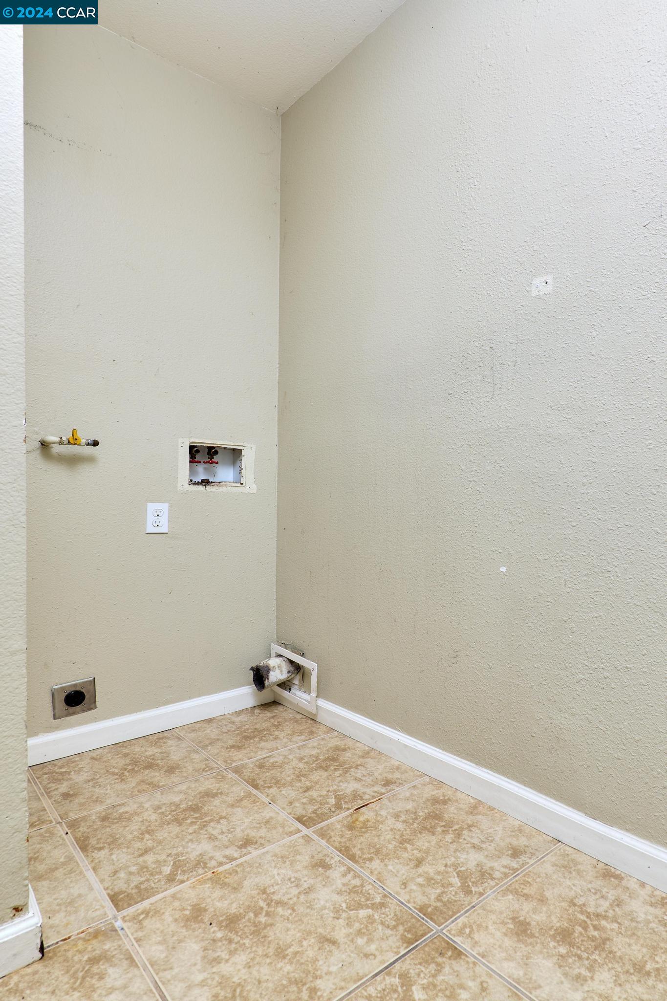 Detail Gallery Image 13 of 23 For 1510 Hayes, Richmond,  CA 94806 - 3 Beds | 2 Baths