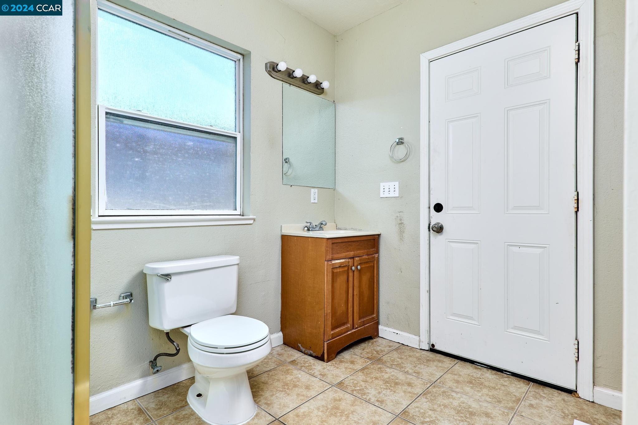 Detail Gallery Image 9 of 23 For 1510 Hayes, Richmond,  CA 94806 - 3 Beds | 2 Baths