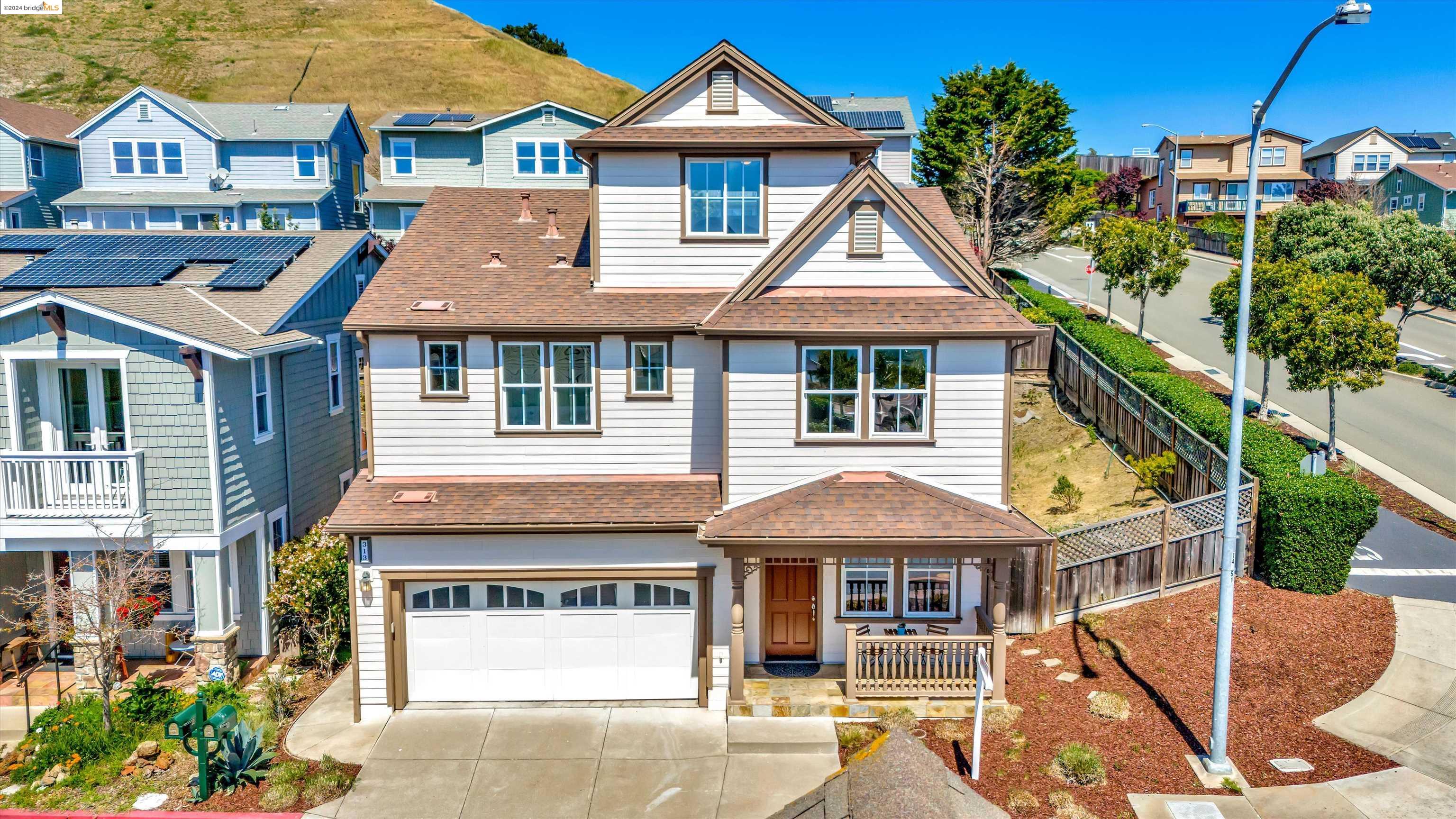 Detail Gallery Image 1 of 40 For 313 Seacliff Way, Richmond,  CA 94801 - 4 Beds | 3/1 Baths