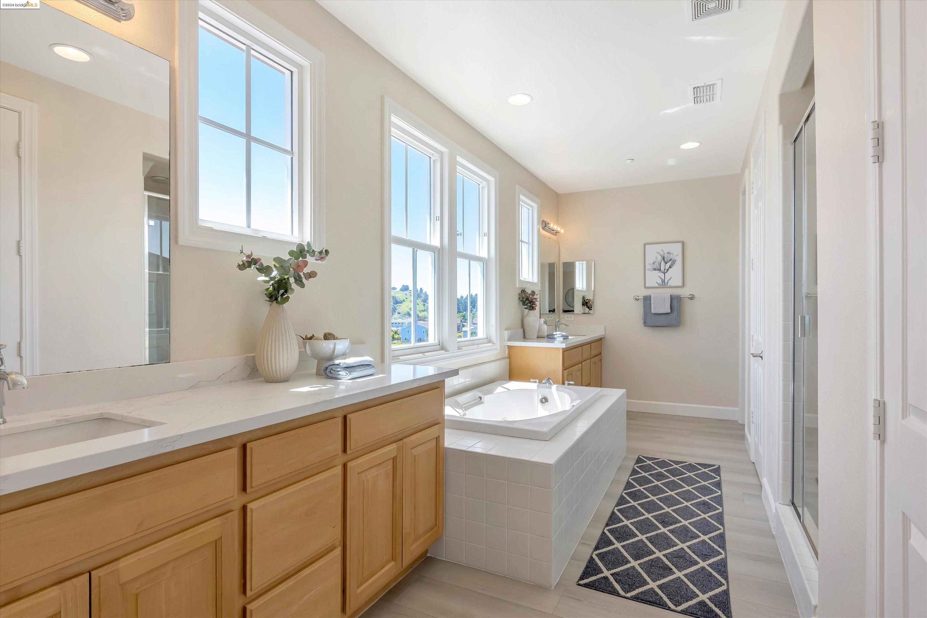 Detail Gallery Image 19 of 40 For 313 Seacliff Way, Richmond,  CA 94801 - 4 Beds | 3/1 Baths