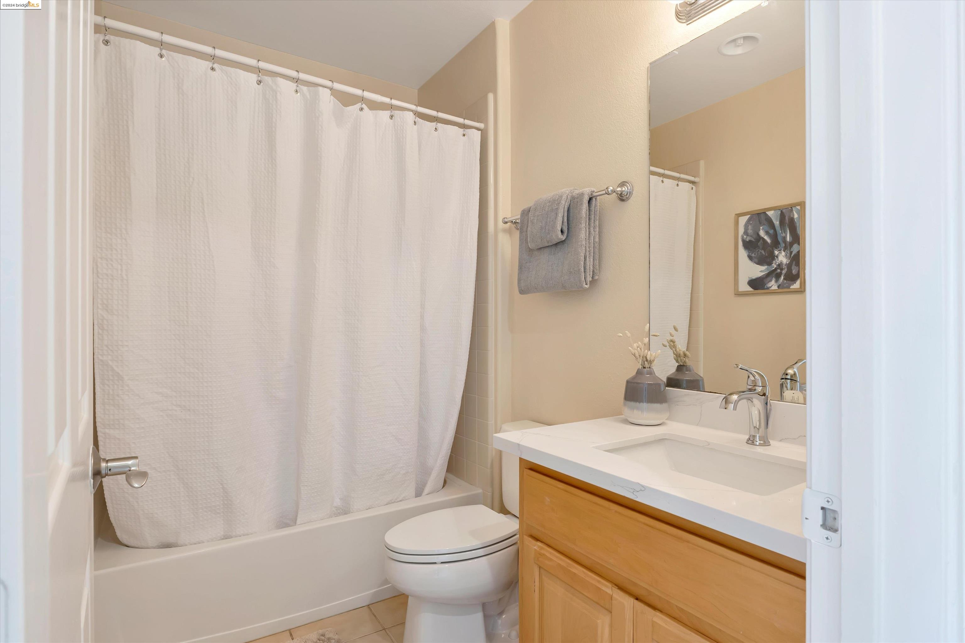 Detail Gallery Image 28 of 40 For 313 Seacliff Way, Richmond,  CA 94801 - 4 Beds | 3/1 Baths