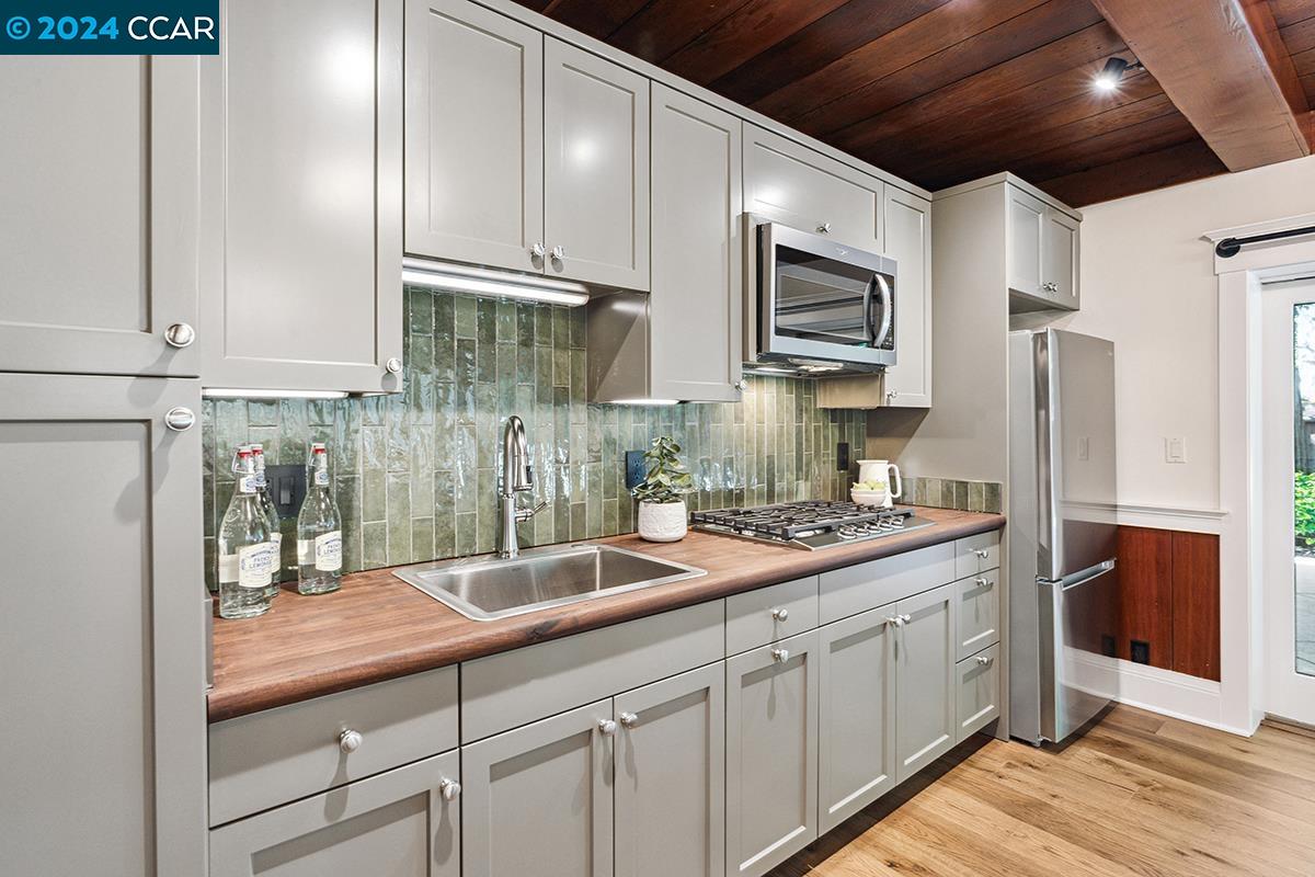 Detail Gallery Image 41 of 49 For 616 Sky Hy Cir, Lafayette,  CA 94549 - 5 Beds | 3/1 Baths