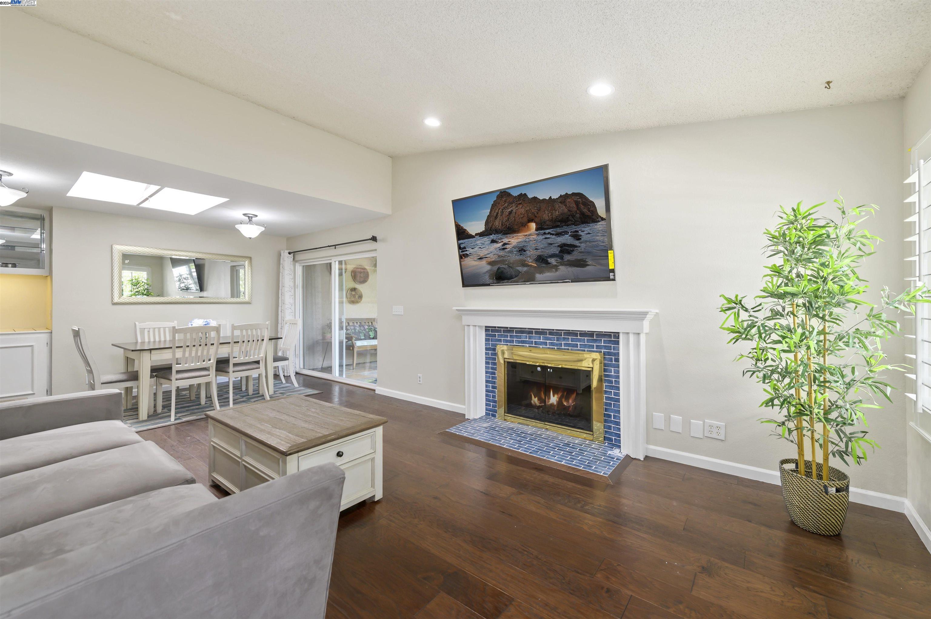 Detail Gallery Image 3 of 28 For 4111 Sugar Pine, Livermore,  CA 94551 - 4 Beds | 2 Baths