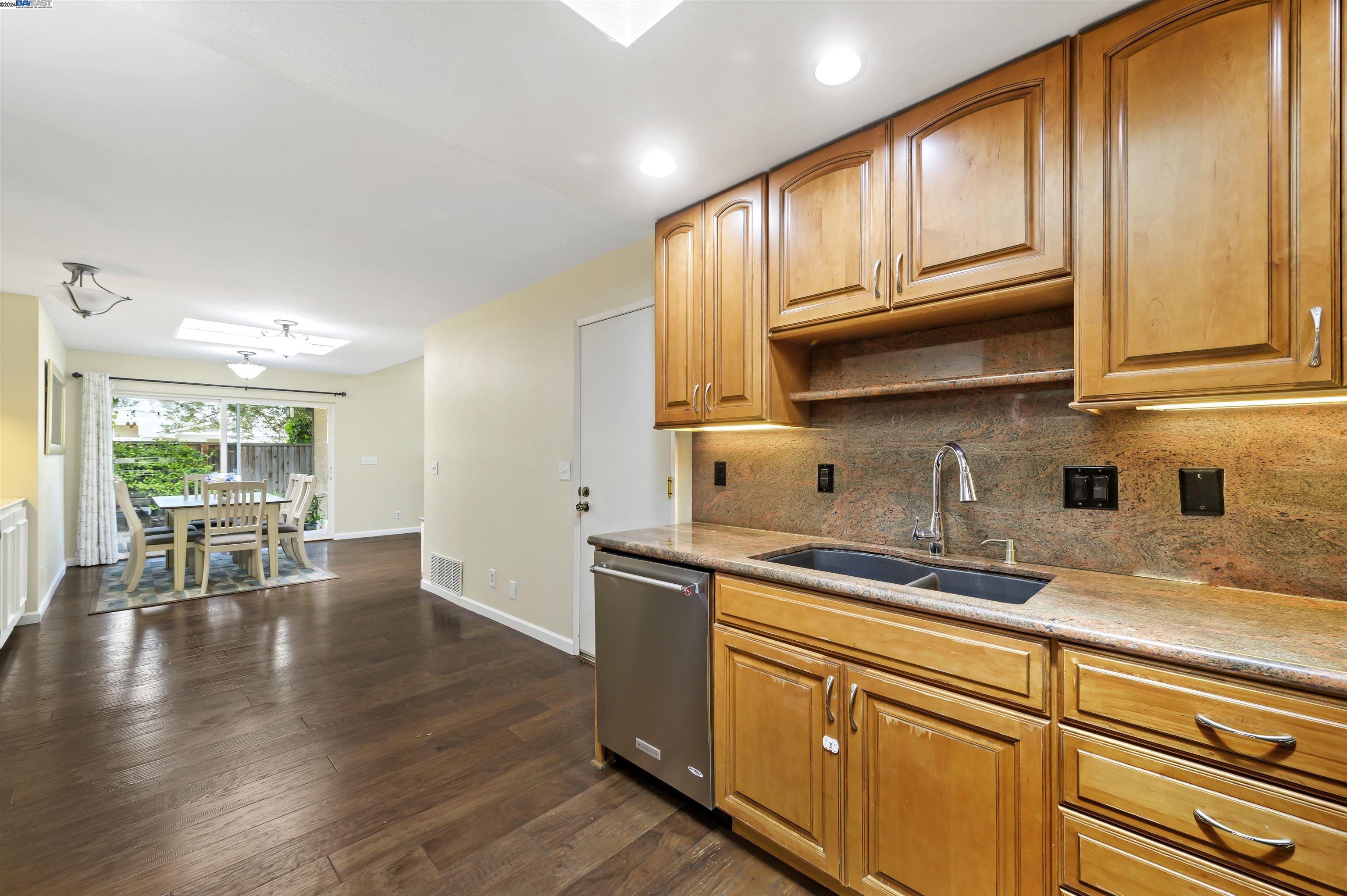 Detail Gallery Image 10 of 26 For 4111 Sugar Pine, Livermore,  CA 94551 - 4 Beds | 2 Baths