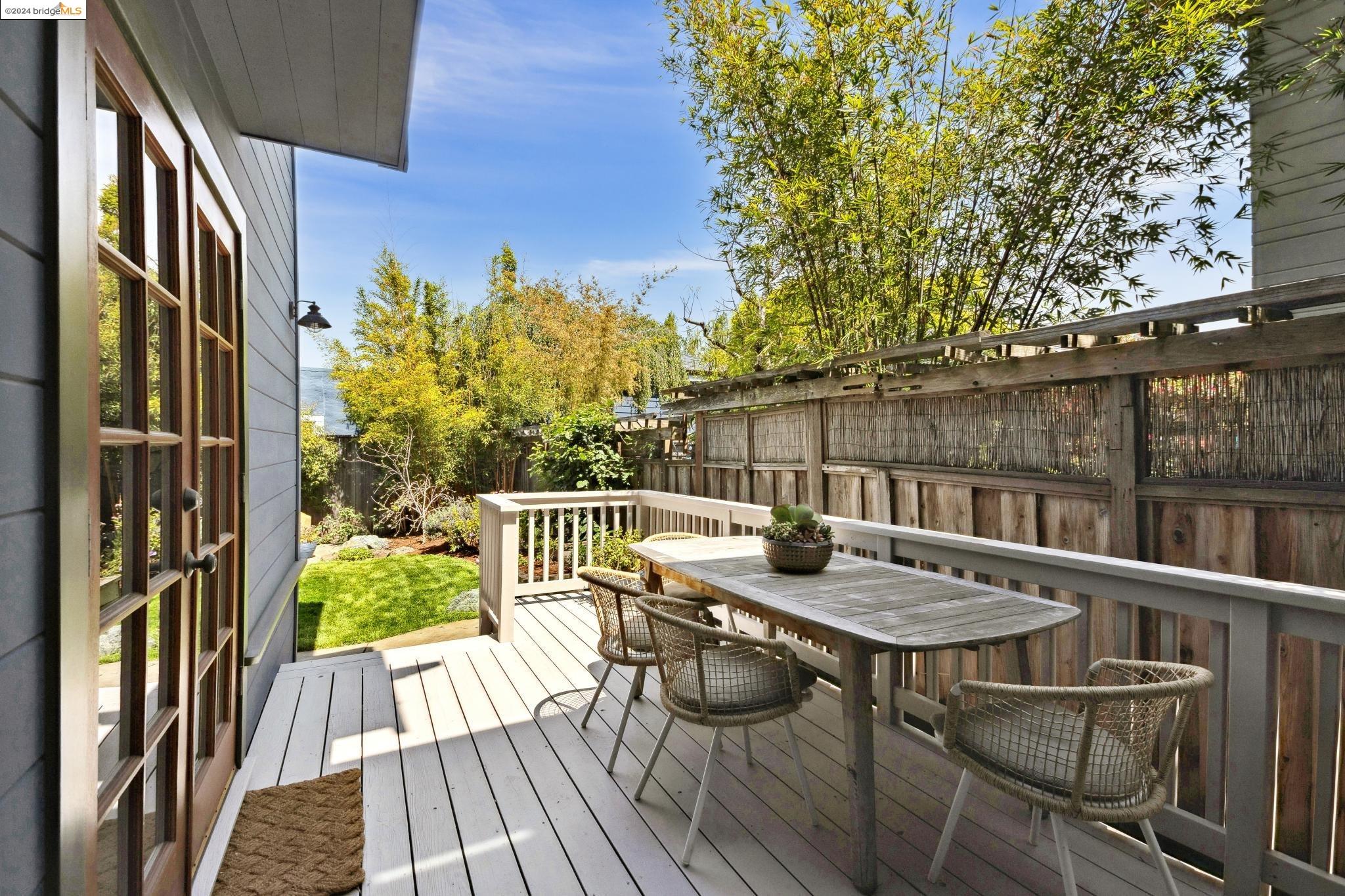 Detail Gallery Image 18 of 46 For 1227 Channing Way, Berkeley,  CA 94702 - 3 Beds | 2 Baths