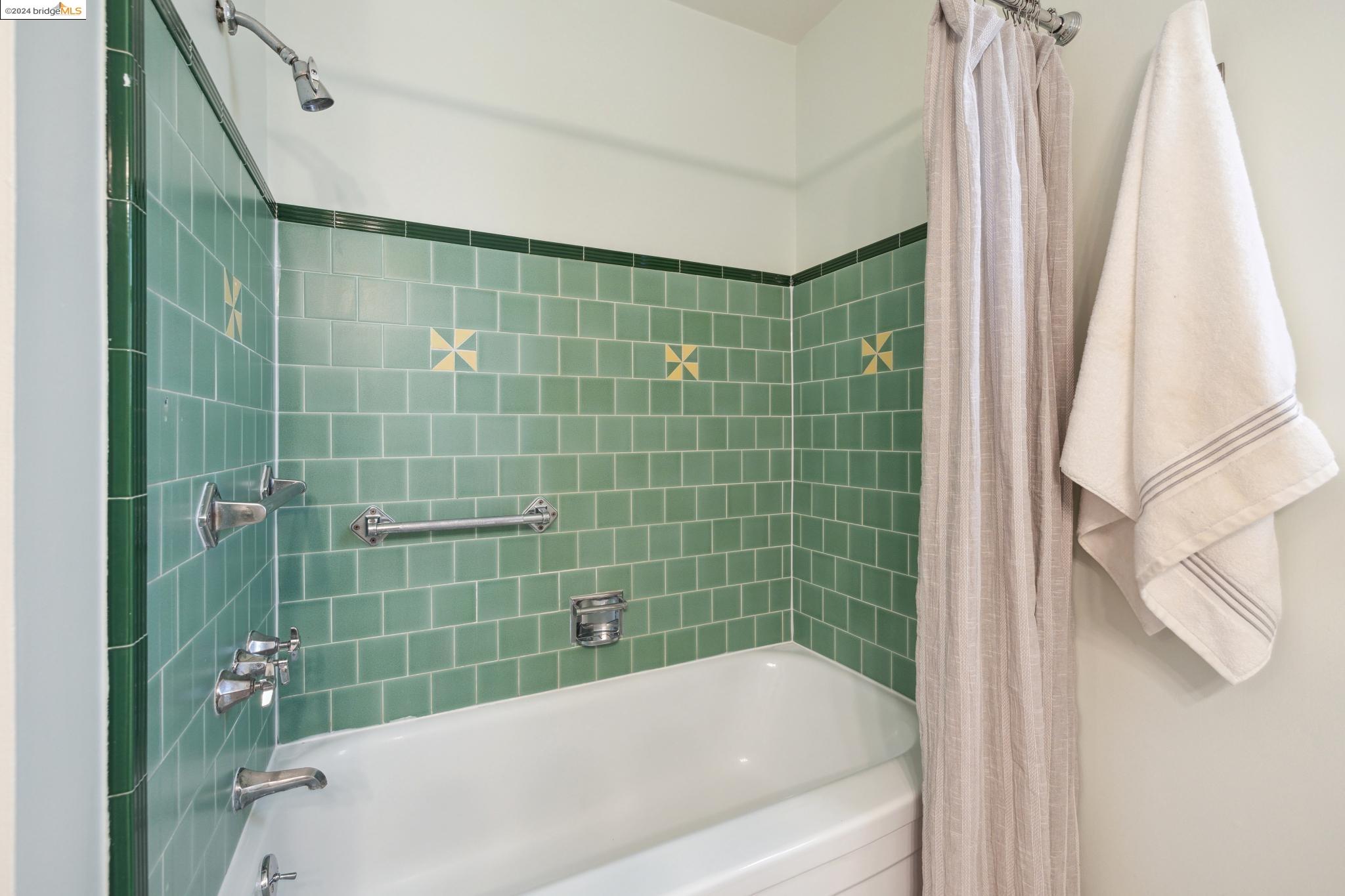 Detail Gallery Image 26 of 44 For 6762 Glen Mawr Ave, El Cerrito,  CA 94530 - 2 Beds | 1 Baths
