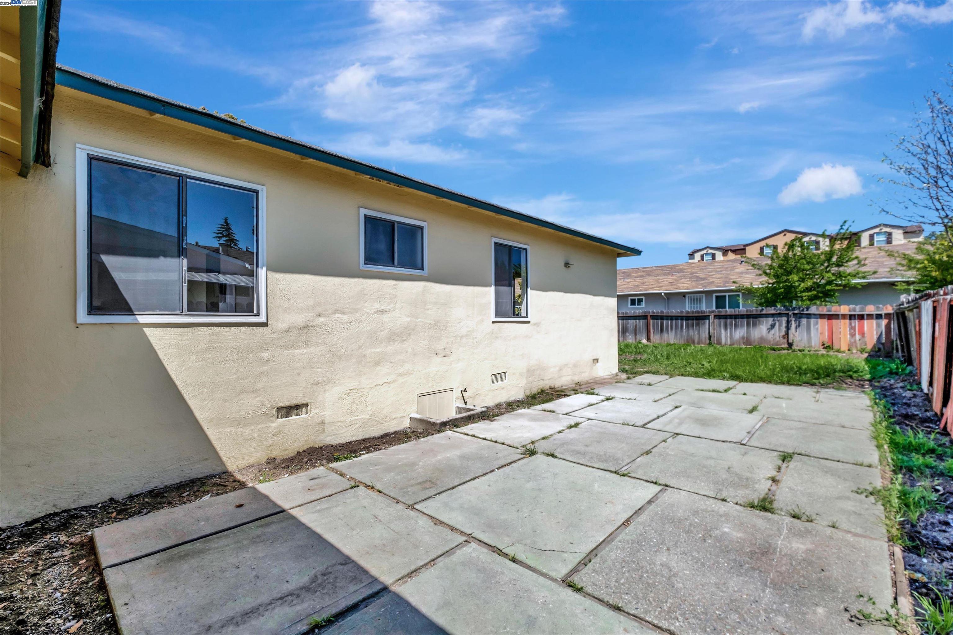 Detail Gallery Image 19 of 22 For 3816 Vincent Ct, Castro Valley,  CA 94546 - 3 Beds | 1 Baths