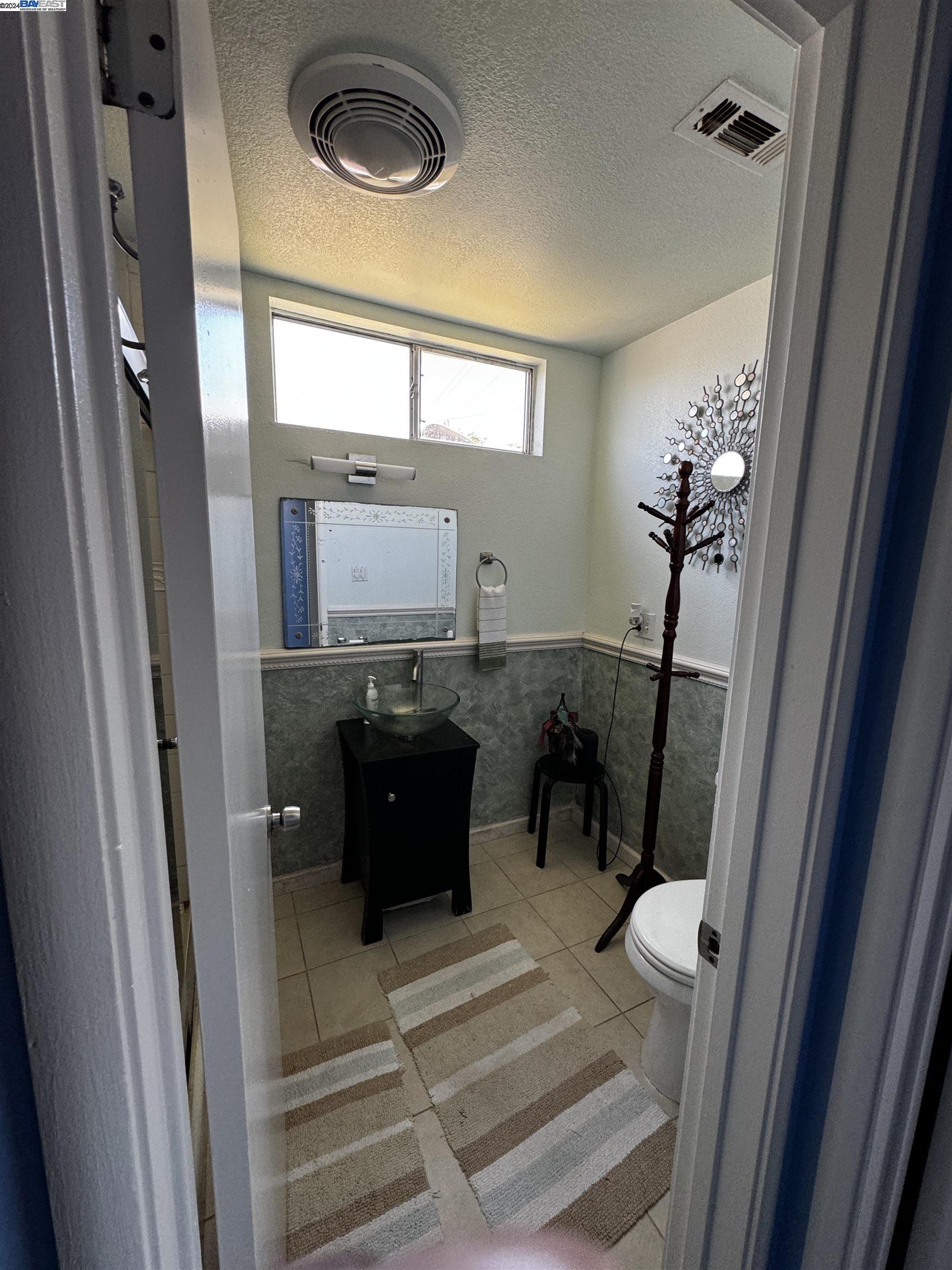 Detail Gallery Image 11 of 20 For 1149 Malott Dr, San Jose,  CA 95121 - 4 Beds | 2 Baths