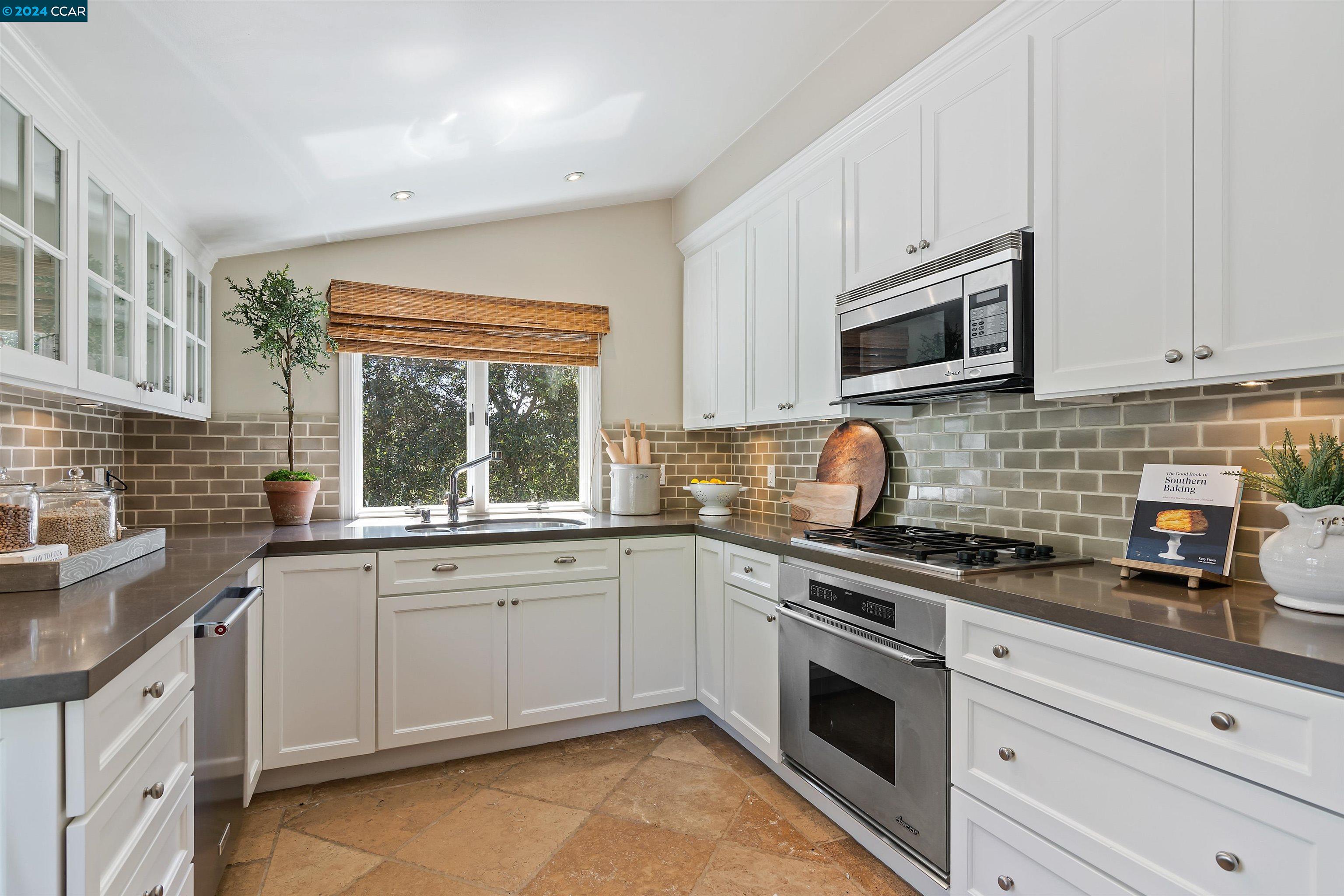 Detail Gallery Image 7 of 48 For 1603 Reliez Valley Rd, Lafayette,  CA 94549 - 4 Beds | 2/1 Baths