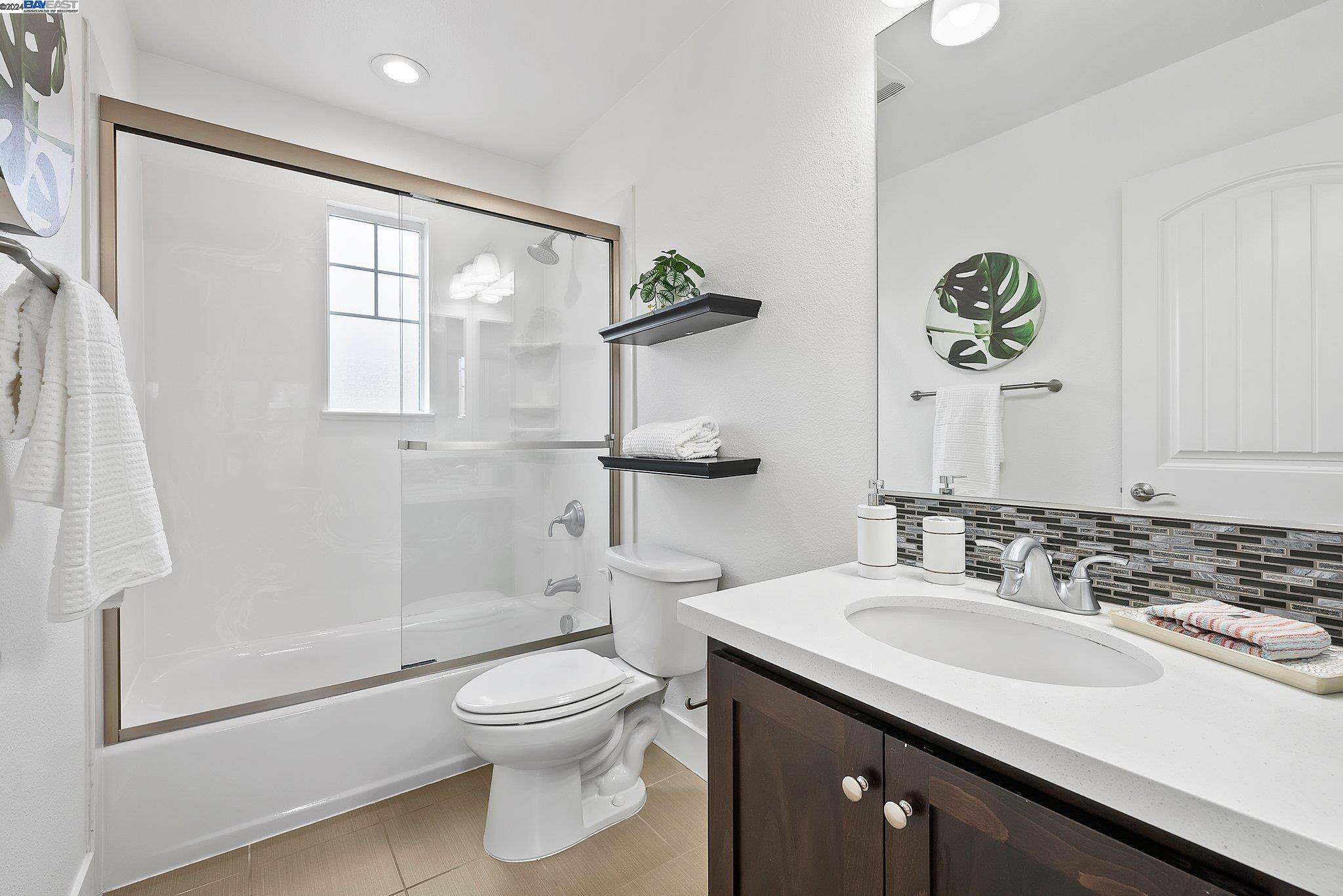 Detail Gallery Image 19 of 27 For 305 Amaryllis Ter, Sunnyvale,  CA 94086 - 3 Beds | 2/1 Baths