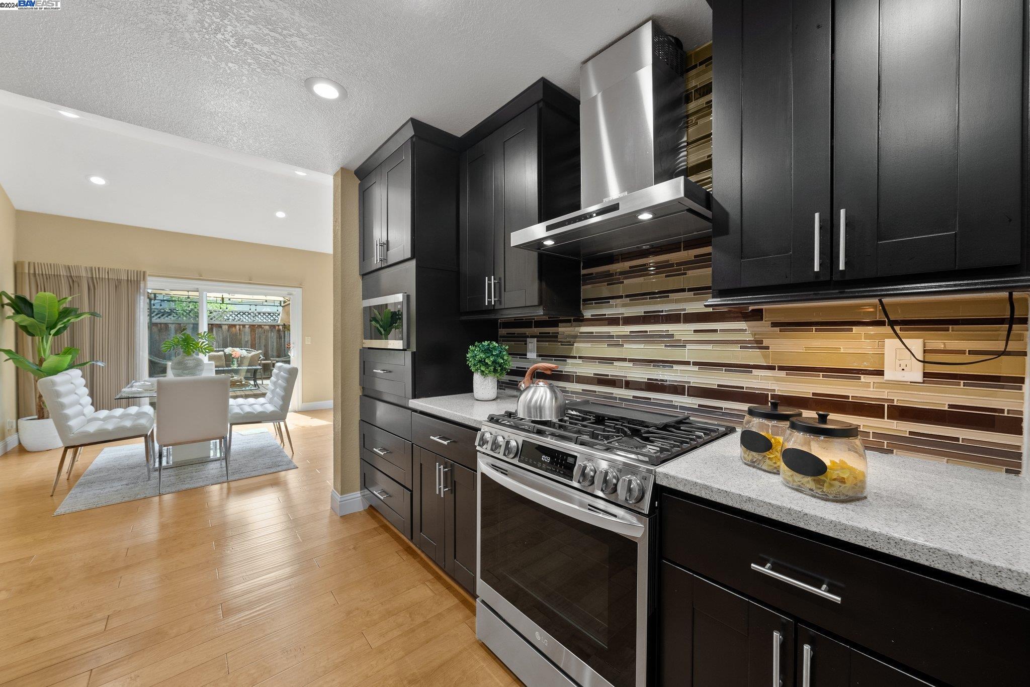 Detail Gallery Image 13 of 27 For 156 Galway Ter, Fremont,  CA 94536 - 3 Beds | 2/1 Baths