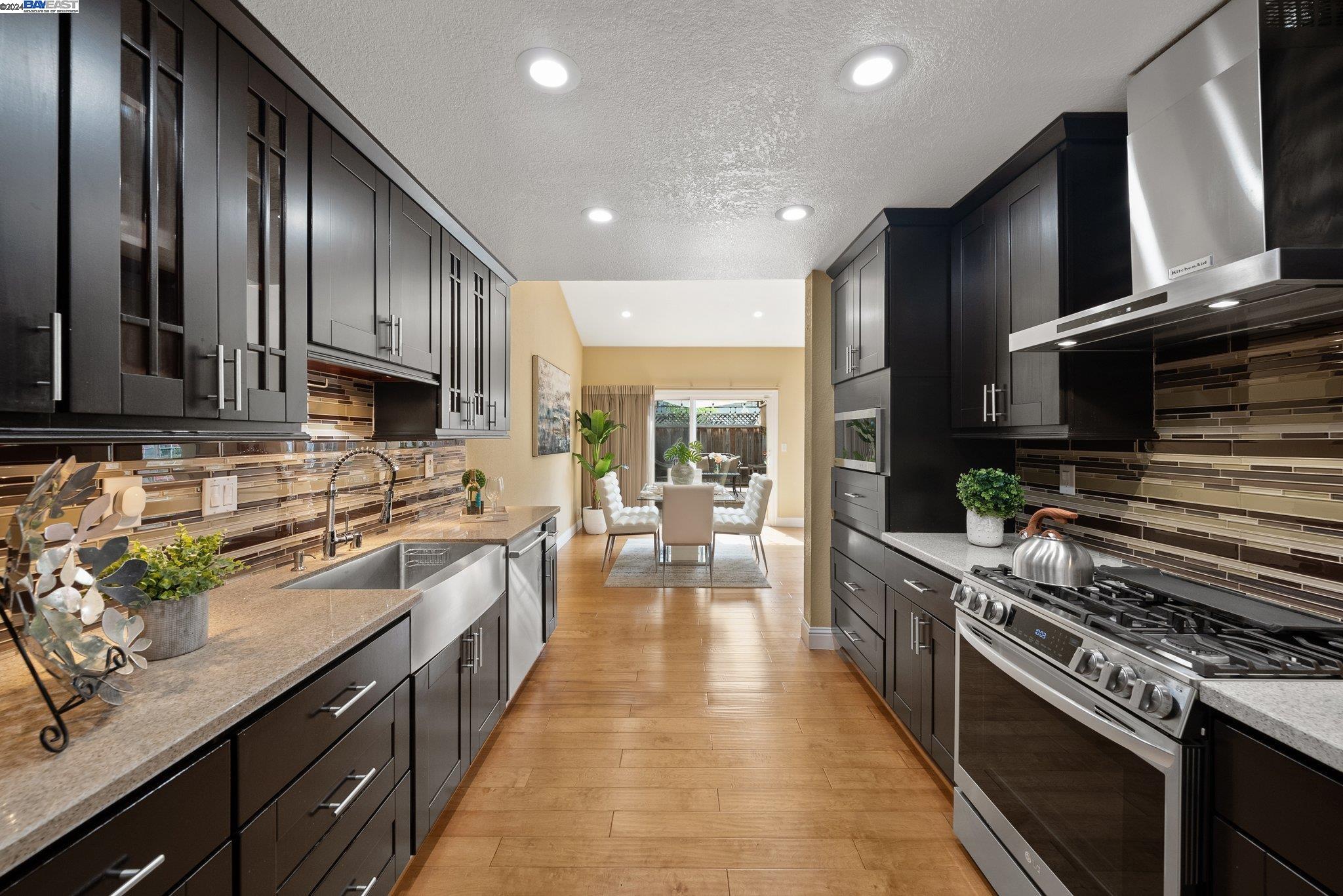 Detail Gallery Image 14 of 27 For 156 Galway Ter, Fremont,  CA 94536 - 3 Beds | 2/1 Baths