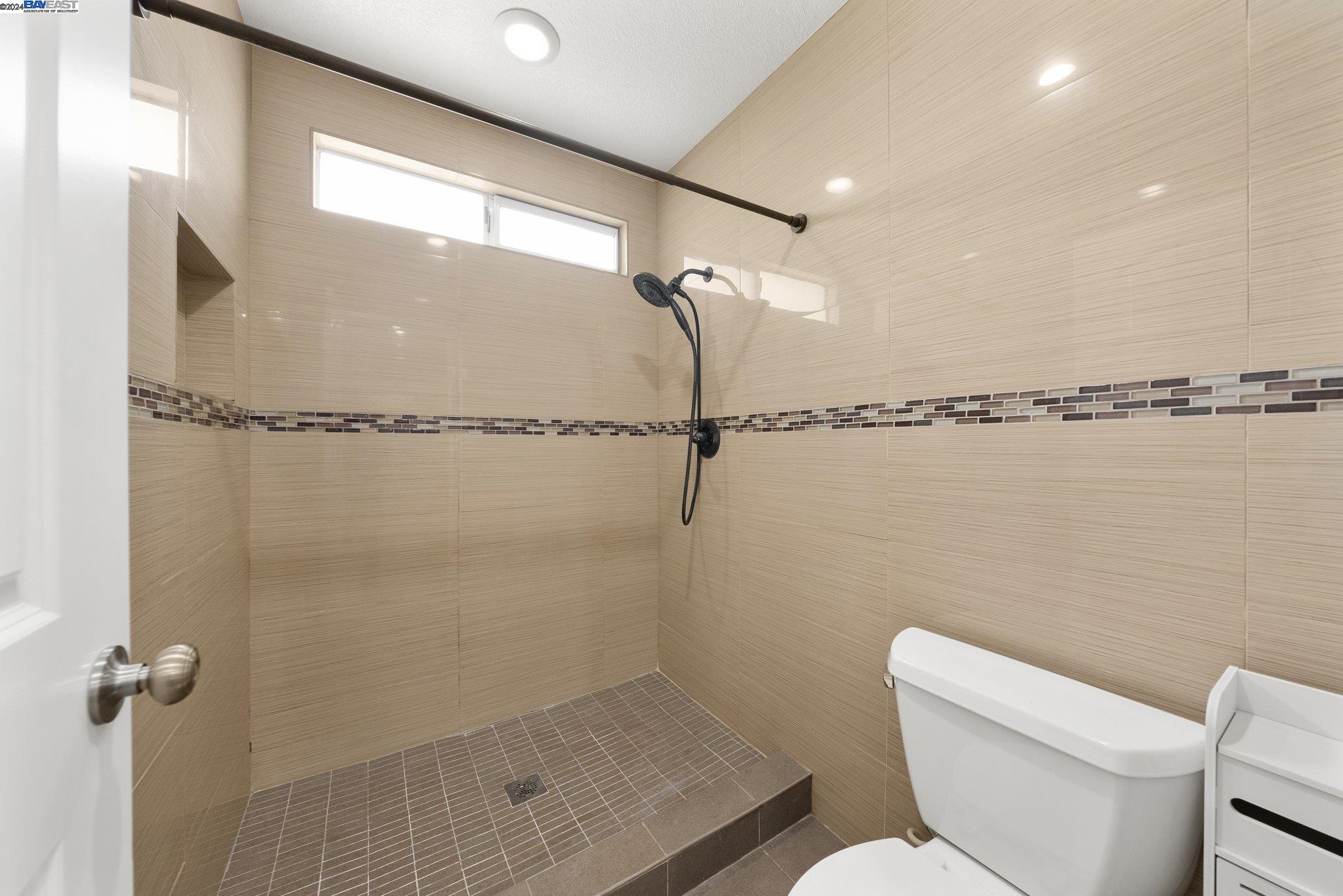 Detail Gallery Image 18 of 27 For 156 Galway Ter, Fremont,  CA 94536 - 3 Beds | 2/1 Baths