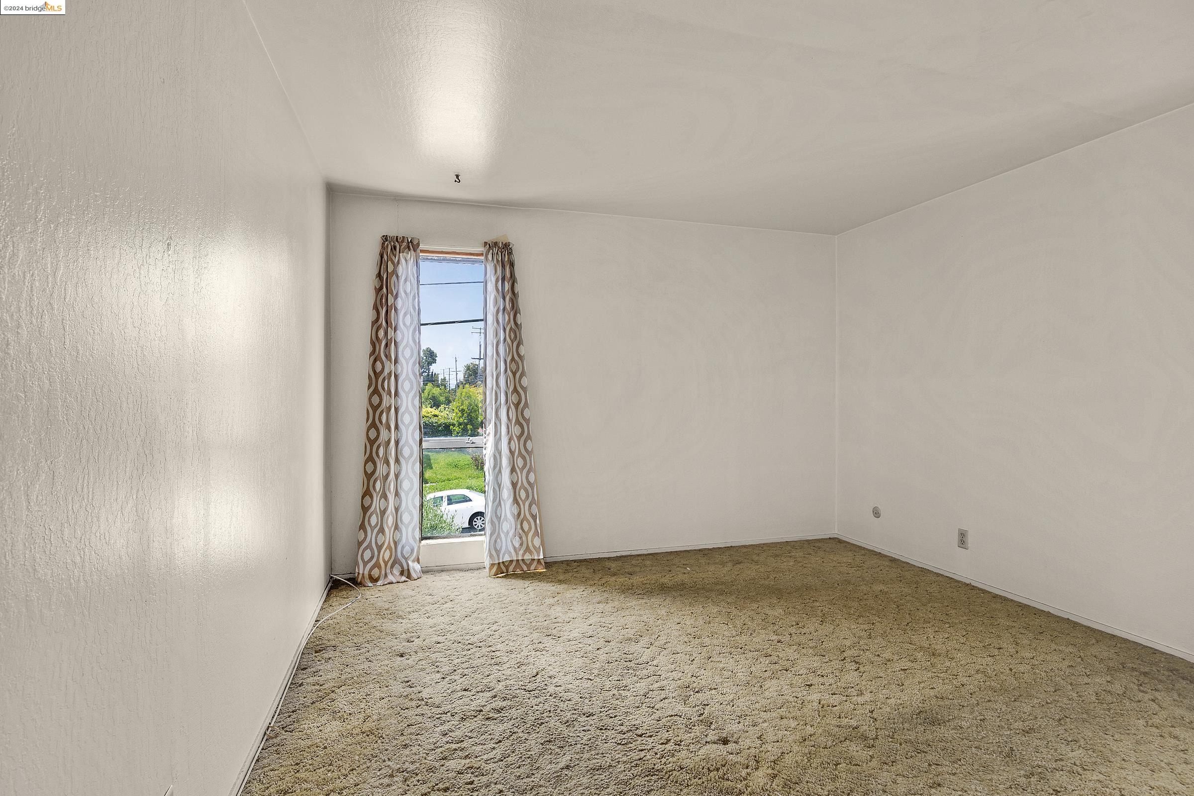 Detail Gallery Image 11 of 13 For 710 E 22nd St #203,  Oakland,  CA 94606 - 2 Beds | 1 Baths