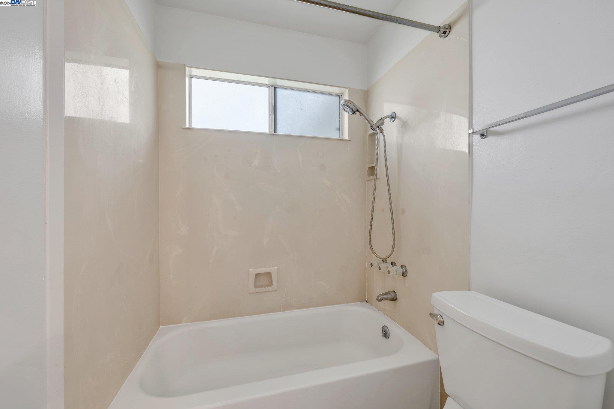 Detail Gallery Image 18 of 32 For 429 Swan Dr, Livermore,  CA 94551 - 3 Beds | 1/1 Baths