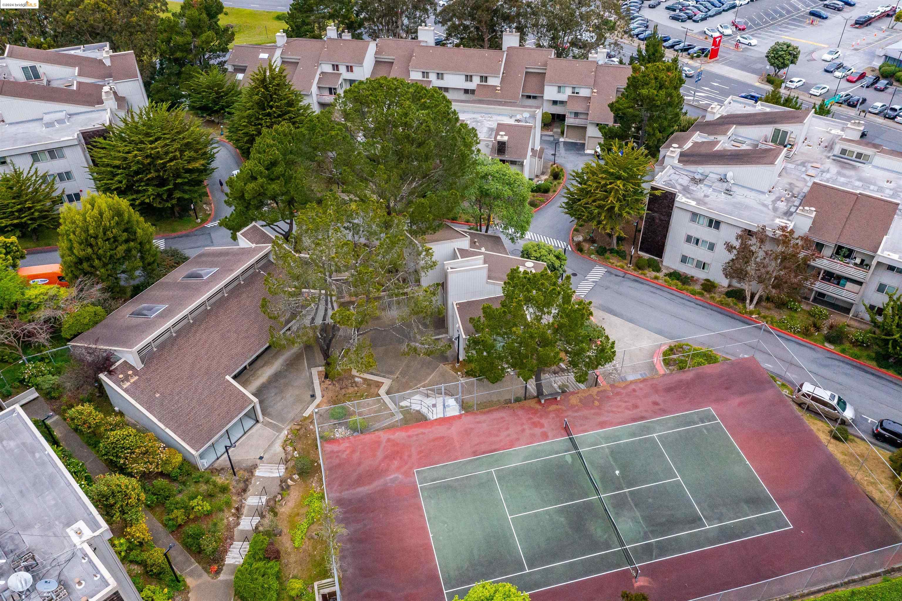 Detail Gallery Image 31 of 31 For 349 Philip Dr. #105,  Daly City,  CA 94015 - 3 Beds | 2 Baths