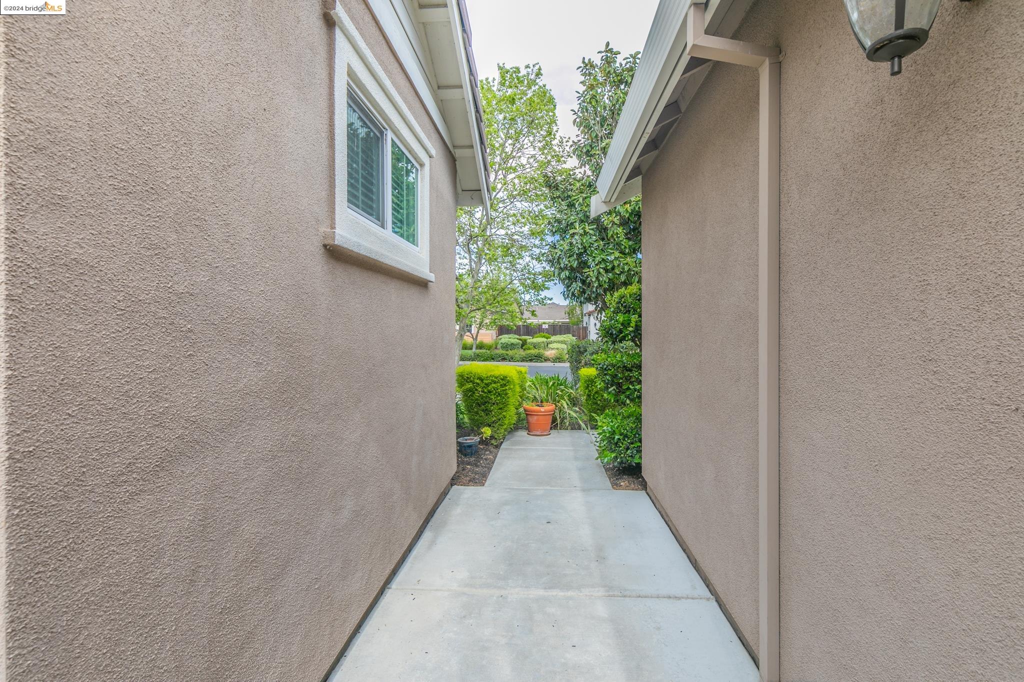 Detail Gallery Image 41 of 43 For 1029 Clear Lake Drive, Oakley,  CA 94561-3518 - 4 Beds | 2/1 Baths