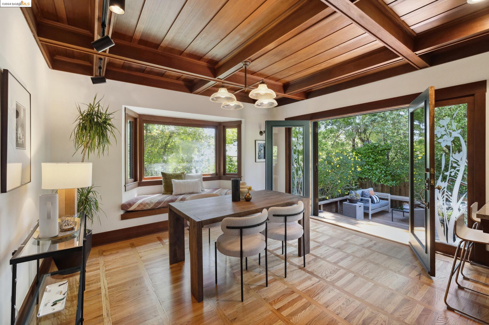 Detail Gallery Image 17 of 59 For 375 Molino Ave, Mill Valley,  CA 94941 - 3 Beds | 2 Baths