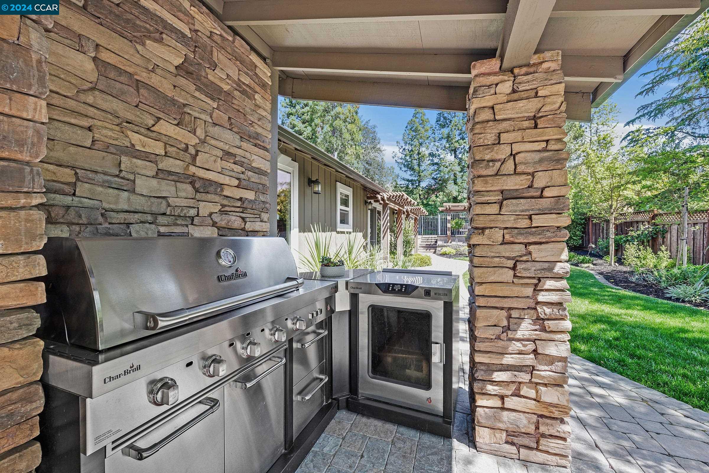 Detail Gallery Image 9 of 47 For 2670 Mossy Oak Drive, Danville,  CA 94506 - 4 Beds | 2/1 Baths