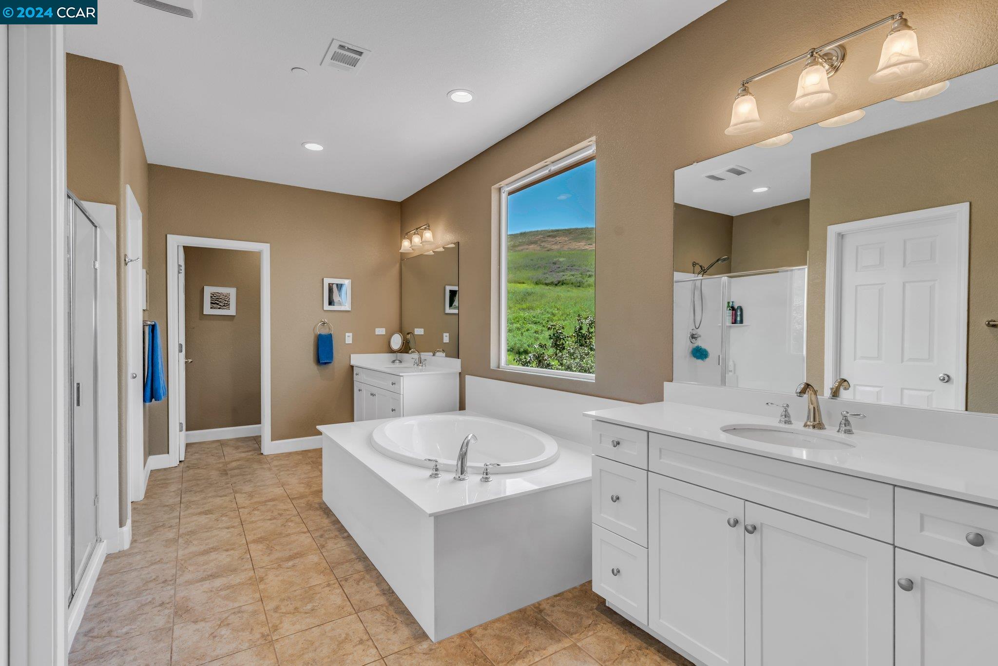 Detail Gallery Image 21 of 32 For 3008 Alves Ranch Rd, Pittsburg,  CA 94565 - 5 Beds | 3/1 Baths