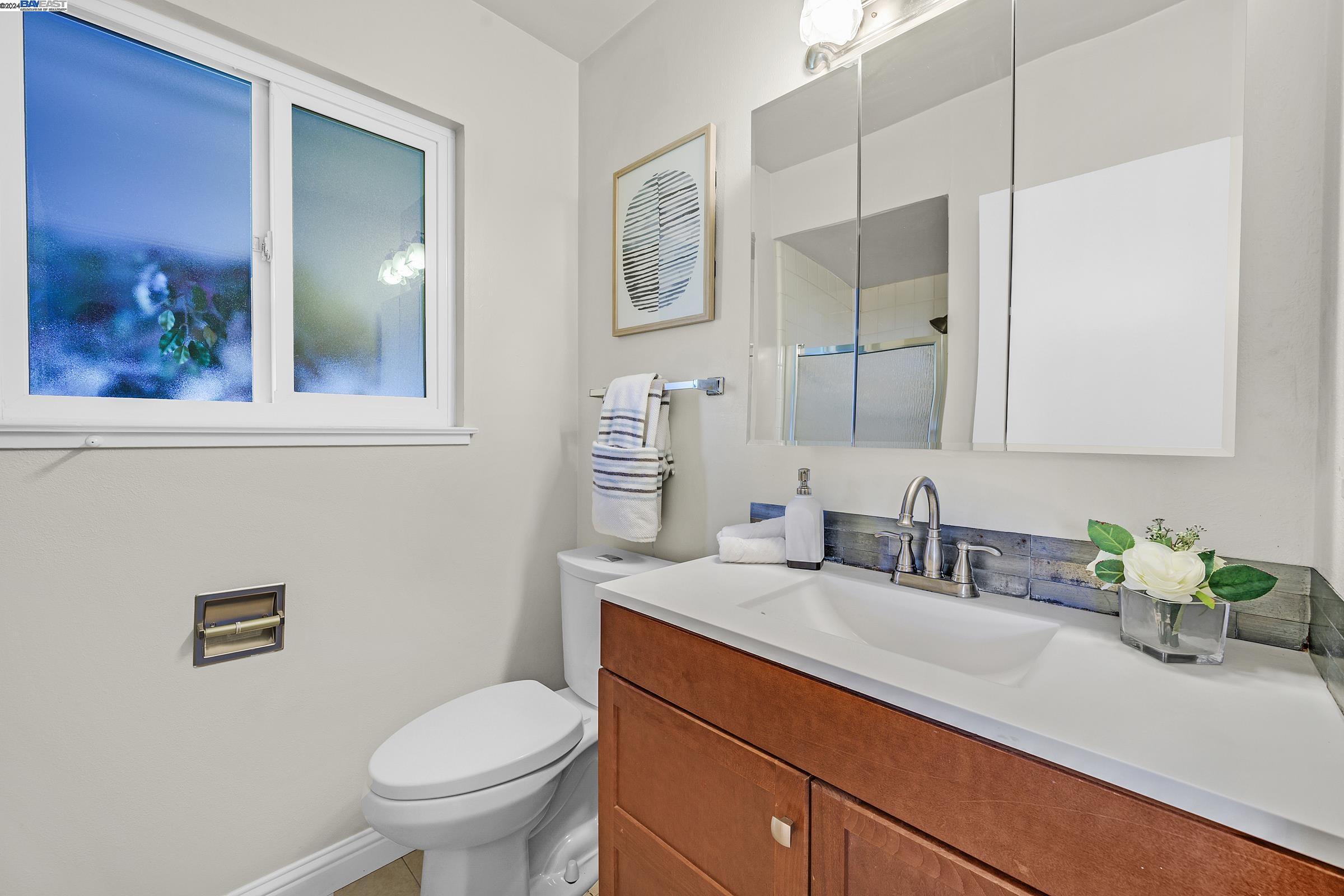 Detail Gallery Image 17 of 27 For 434 El Caminito, Livermore,  CA 94550 - 3 Beds | 2 Baths