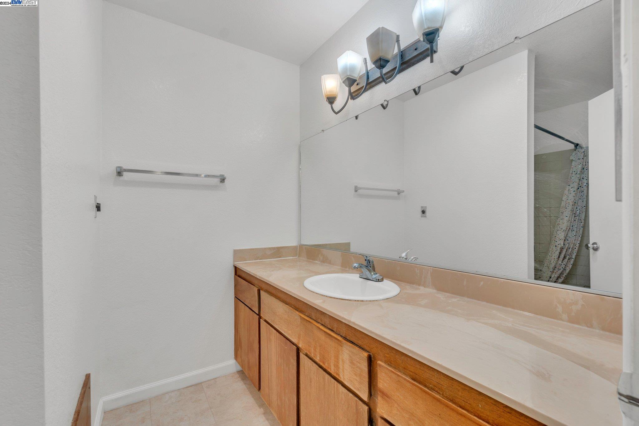 Detail Gallery Image 25 of 47 For 2121 Vale Rd #114,  San Pablo,  CA 94806 - 2 Beds | 2 Baths