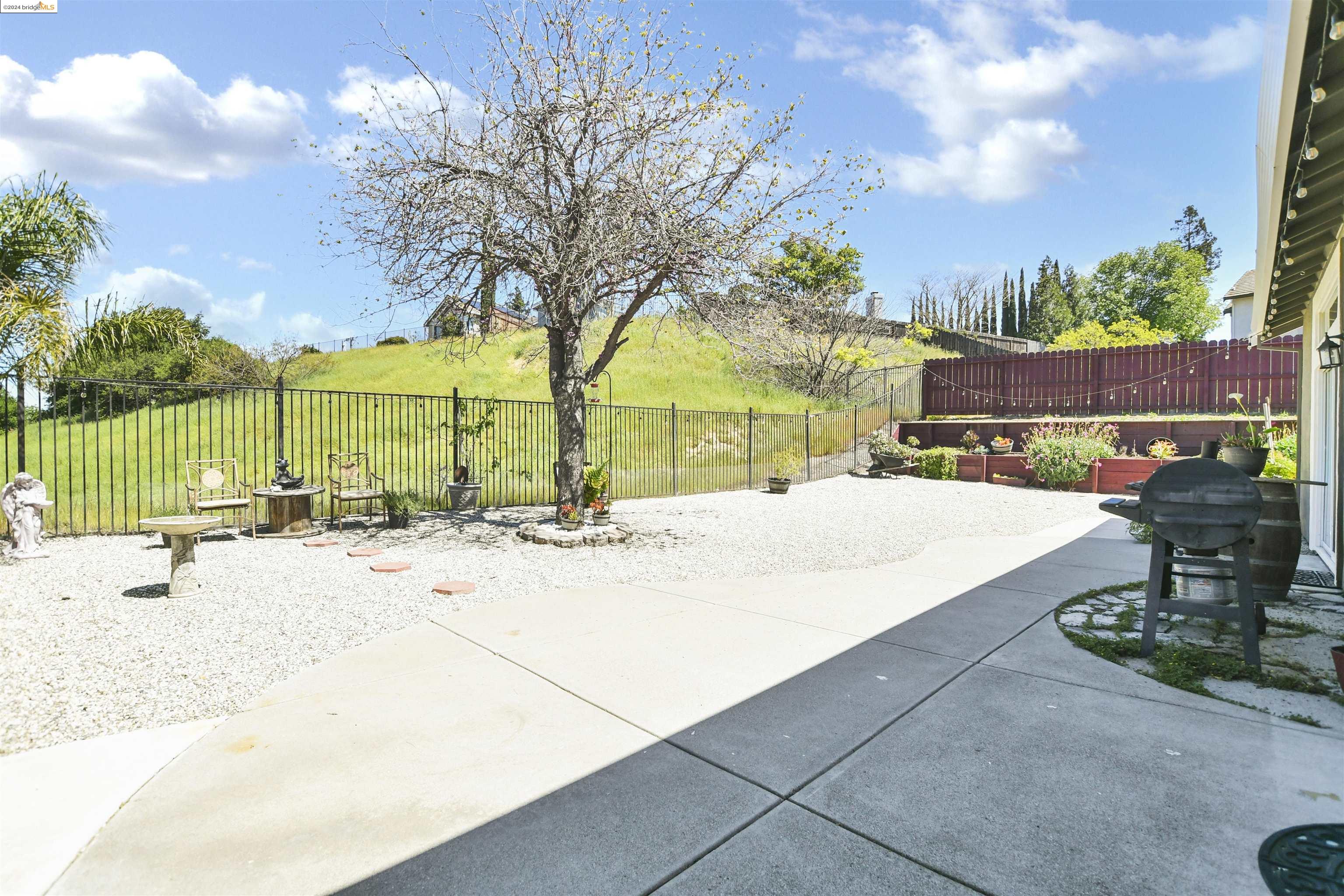 Detail Gallery Image 30 of 44 For 4505 Golden Bear Dr, Antioch,  CA 94531 - 5 Beds | 2 Baths