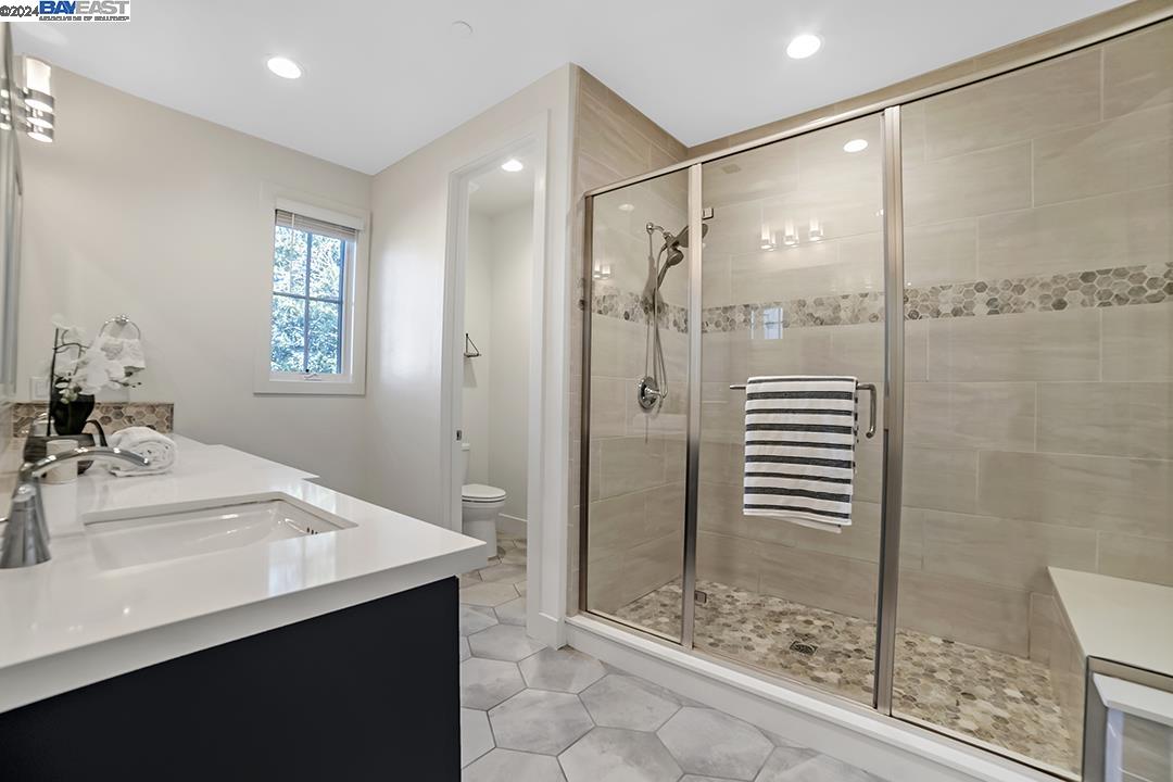 Detail Gallery Image 20 of 39 For 830 Anson Ln, Burlingame,  CA 94010 - 3 Beds | 3/1 Baths