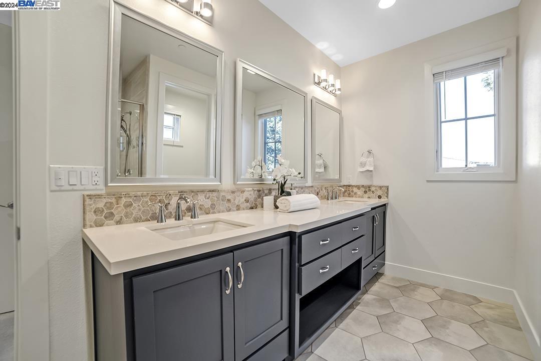 Detail Gallery Image 21 of 39 For 830 Anson Ln, Burlingame,  CA 94010 - 3 Beds | 3/1 Baths