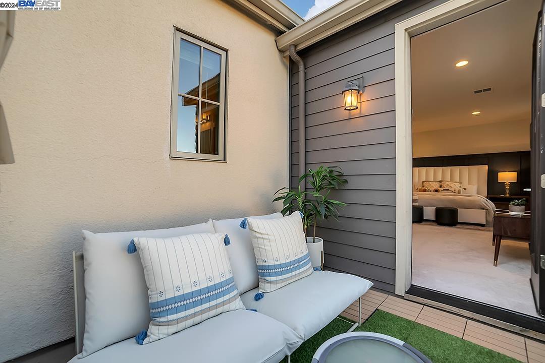 Detail Gallery Image 22 of 39 For 830 Anson Ln, Burlingame,  CA 94010 - 3 Beds | 3/1 Baths
