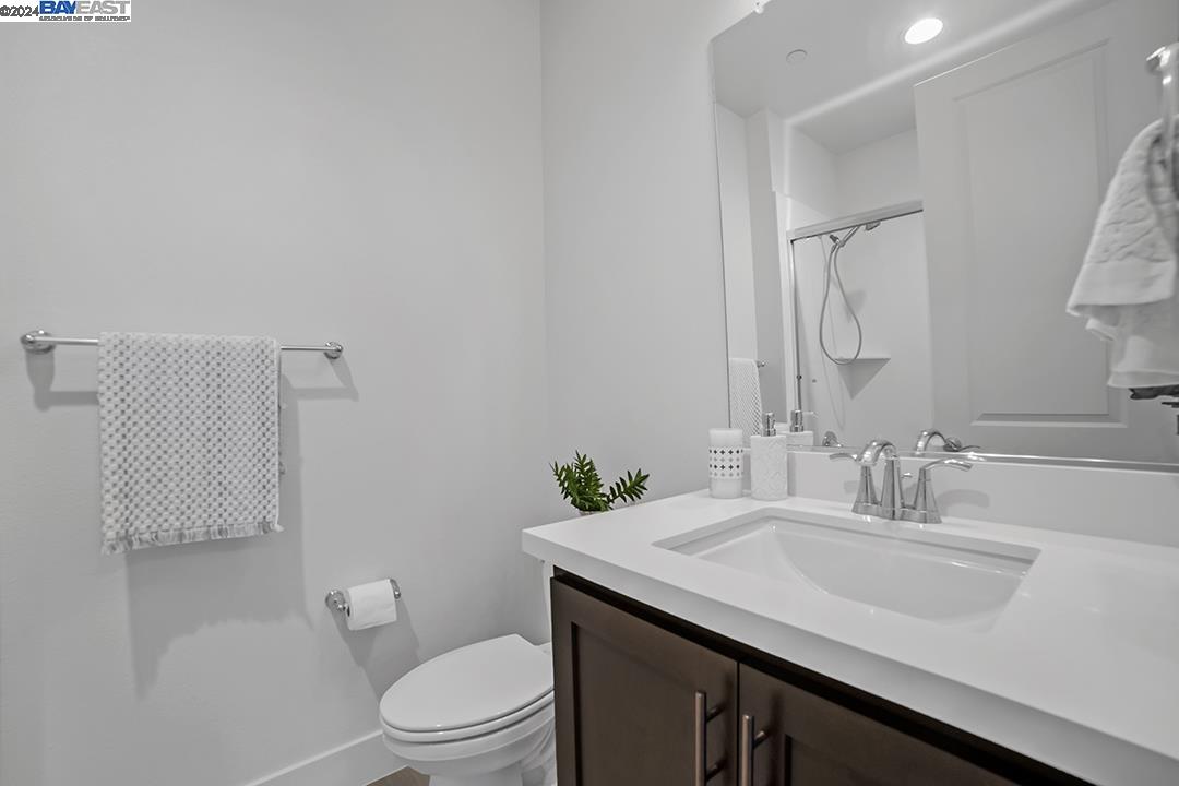 Detail Gallery Image 25 of 39 For 830 Anson Ln, Burlingame,  CA 94010 - 3 Beds | 3/1 Baths