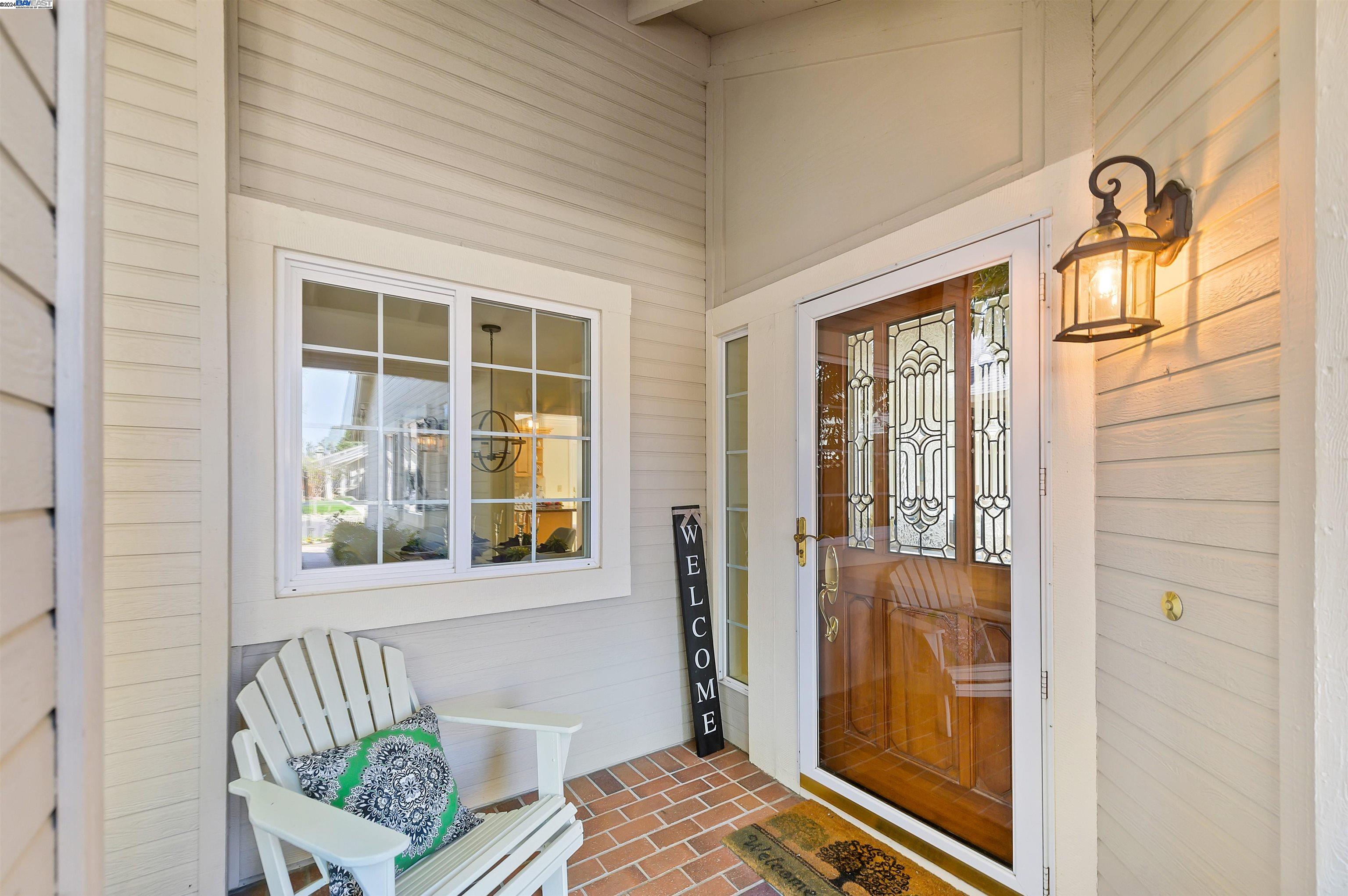 Detail Gallery Image 9 of 46 For 3735 Kamp Dr, Pleasanton,  CA 94588 - 4 Beds | 2/1 Baths