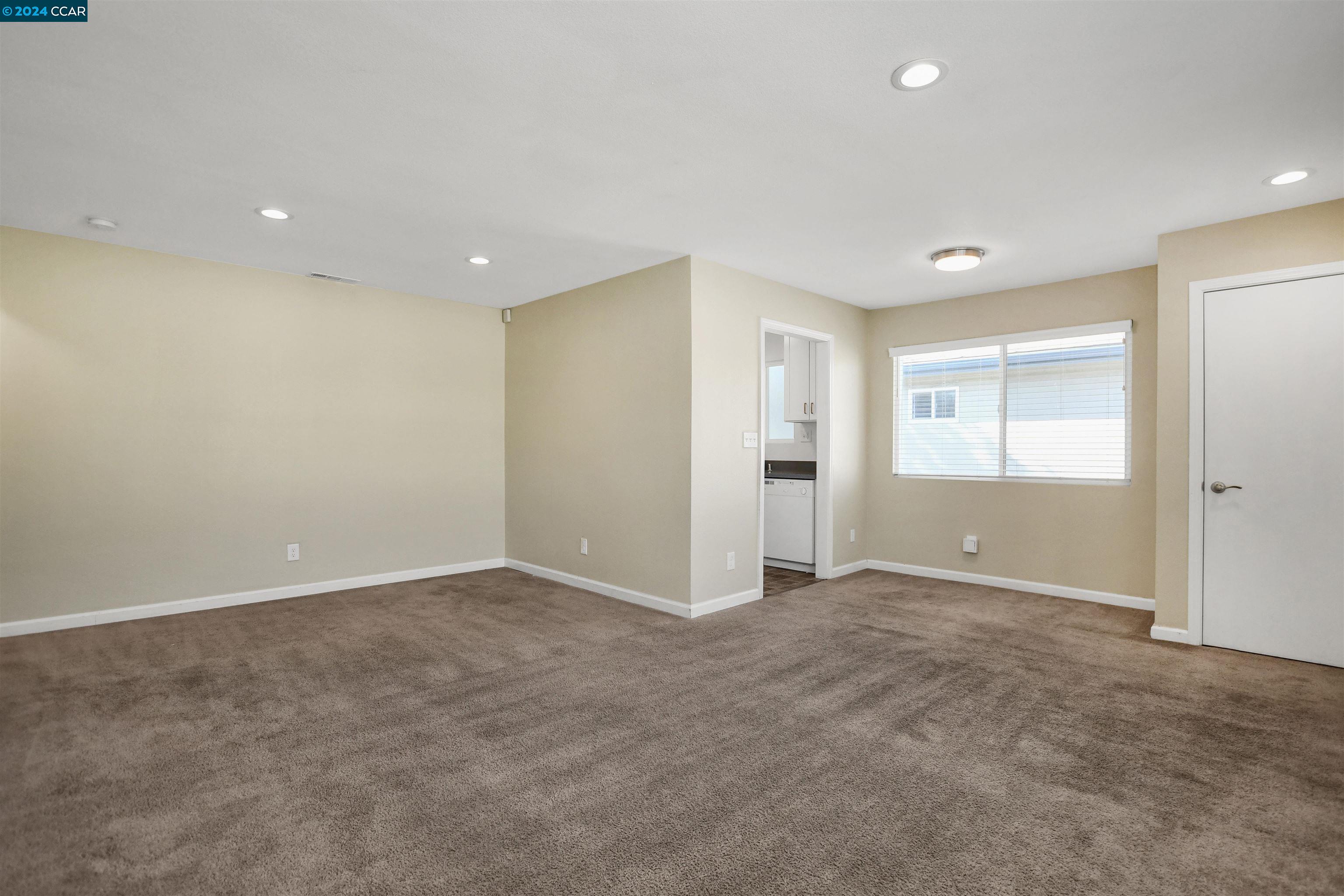 Detail Gallery Image 7 of 18 For 2205 Peppertree Way #4,  Antioch,  CA 94509-0000 - 2 Beds | 1 Baths