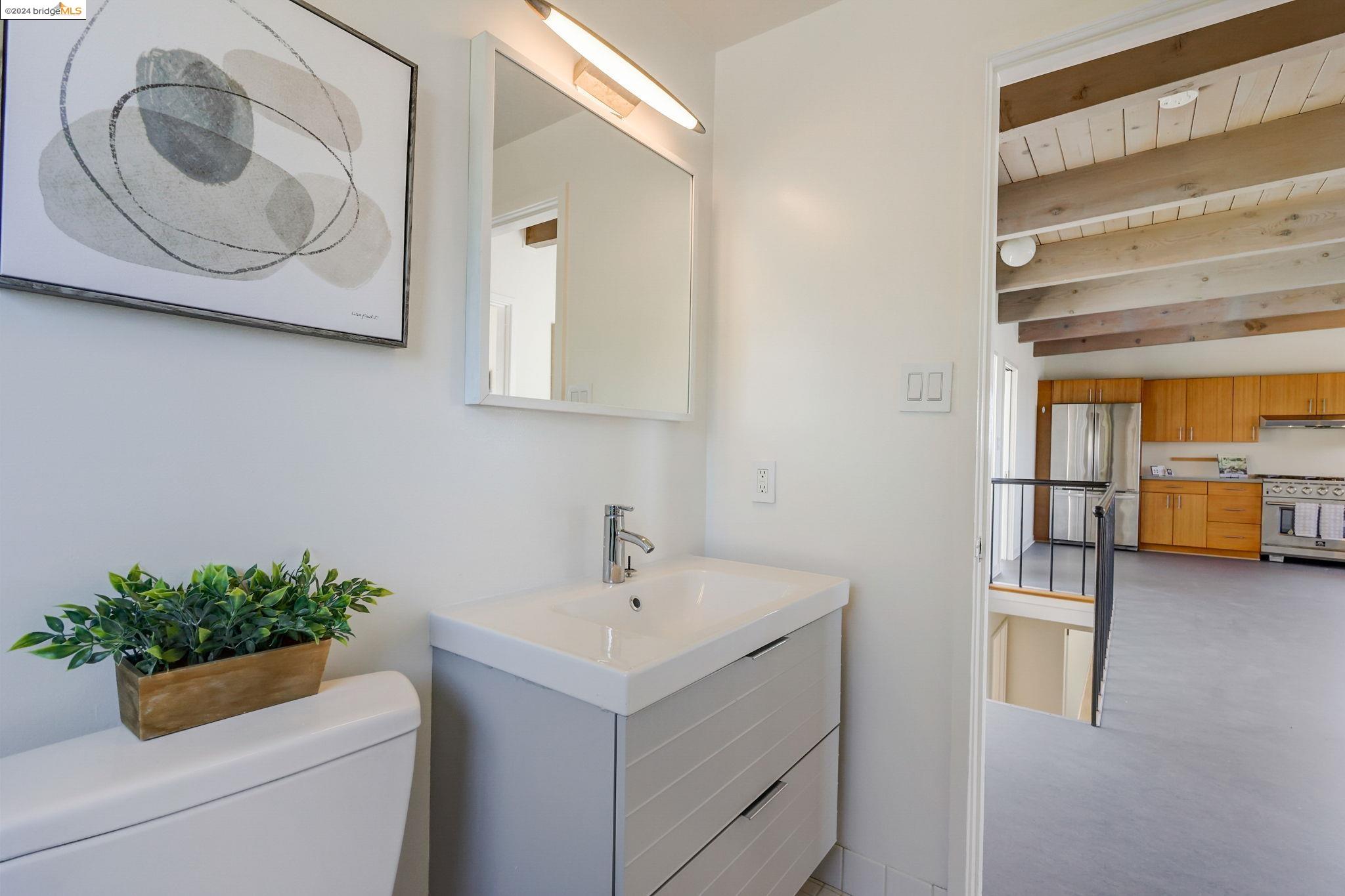 Detail Gallery Image 35 of 60 For 710 Hillside Ave, Albany,  CA 94706 - 6 Beds | 2 Baths