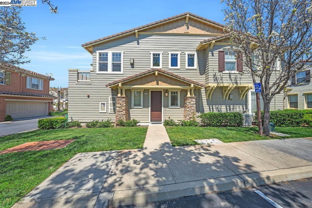 More Details about MLS # 41057194 : 49076 LARKSPUR TER